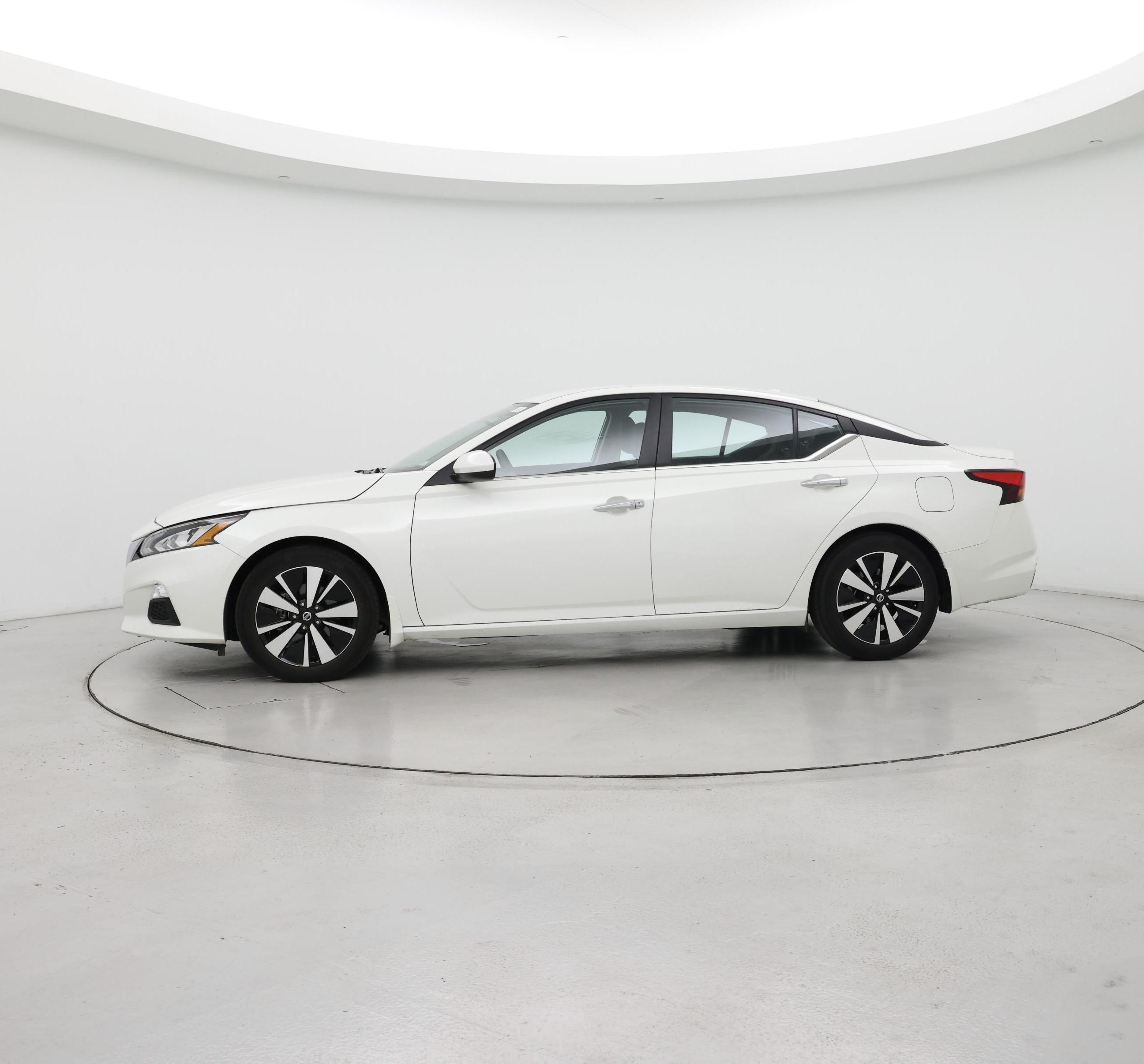 Thumbnail: 2022 Nissan Altima - 3