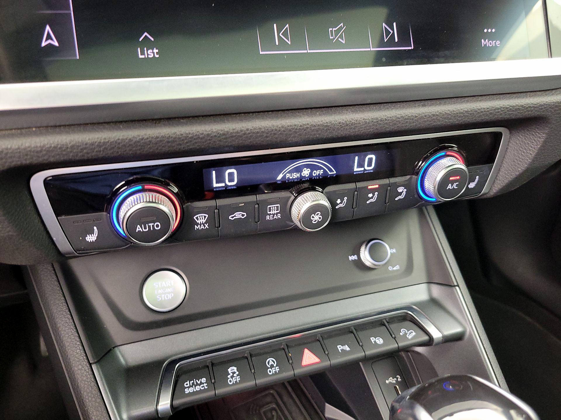 Thumbnail: 2019 Audi Q3 - 17