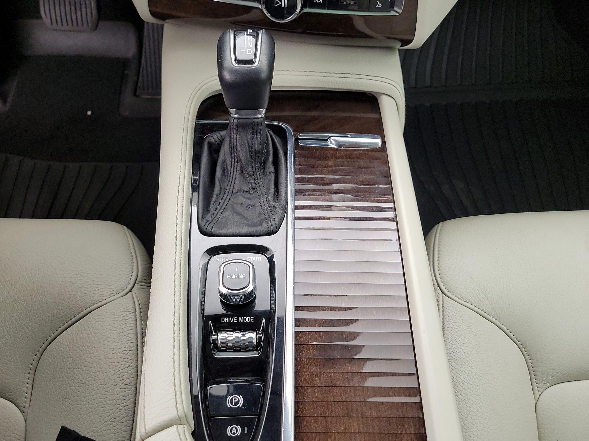 Thumbnail: 2016 Volvo XC90 - 18