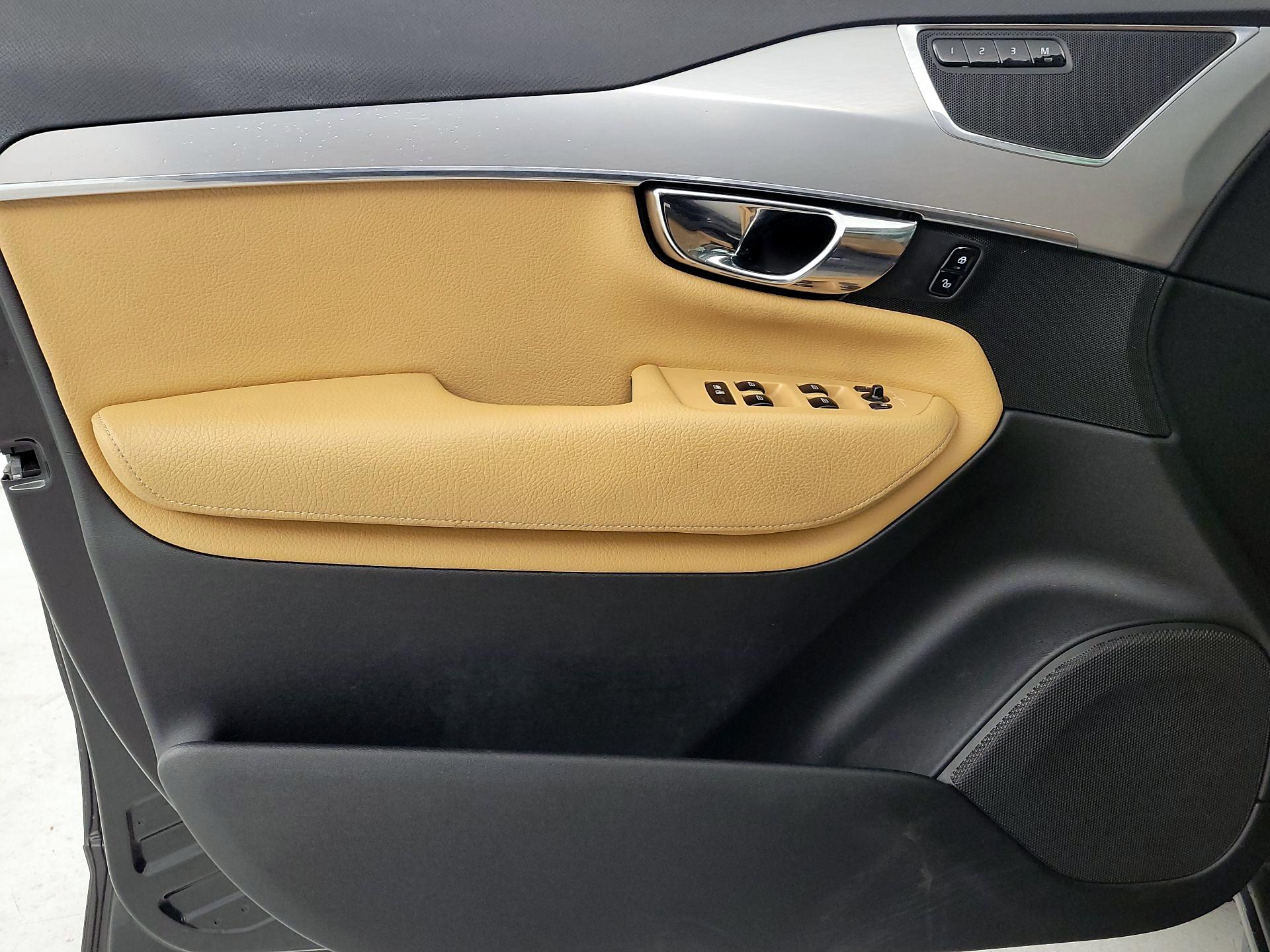 Thumbnail: 2016 Volvo XC90 - 12