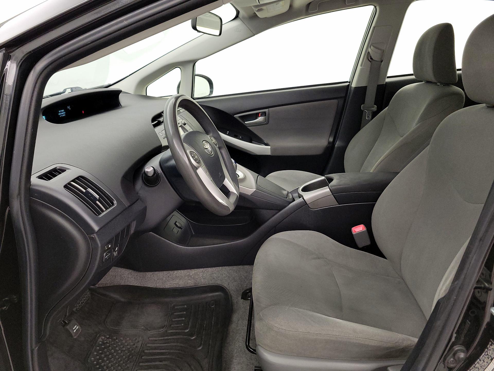 Thumbnail: 2013 Toyota Prius - 11