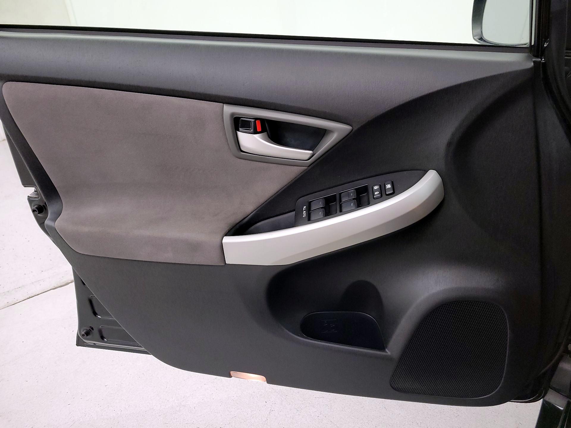 Thumbnail: 2013 Toyota Prius - 12