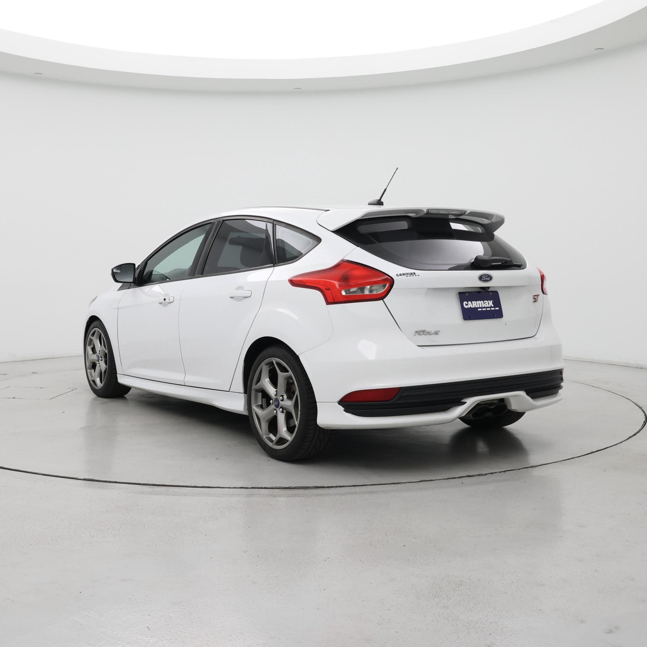 Thumbnail: 2016 Ford Focus - 2