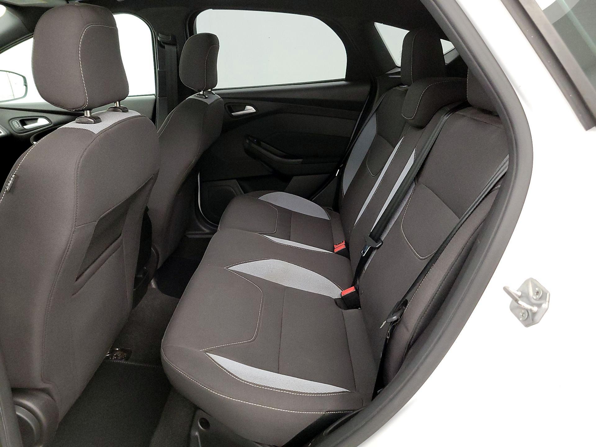 Thumbnail: 2016 Ford Focus - 20