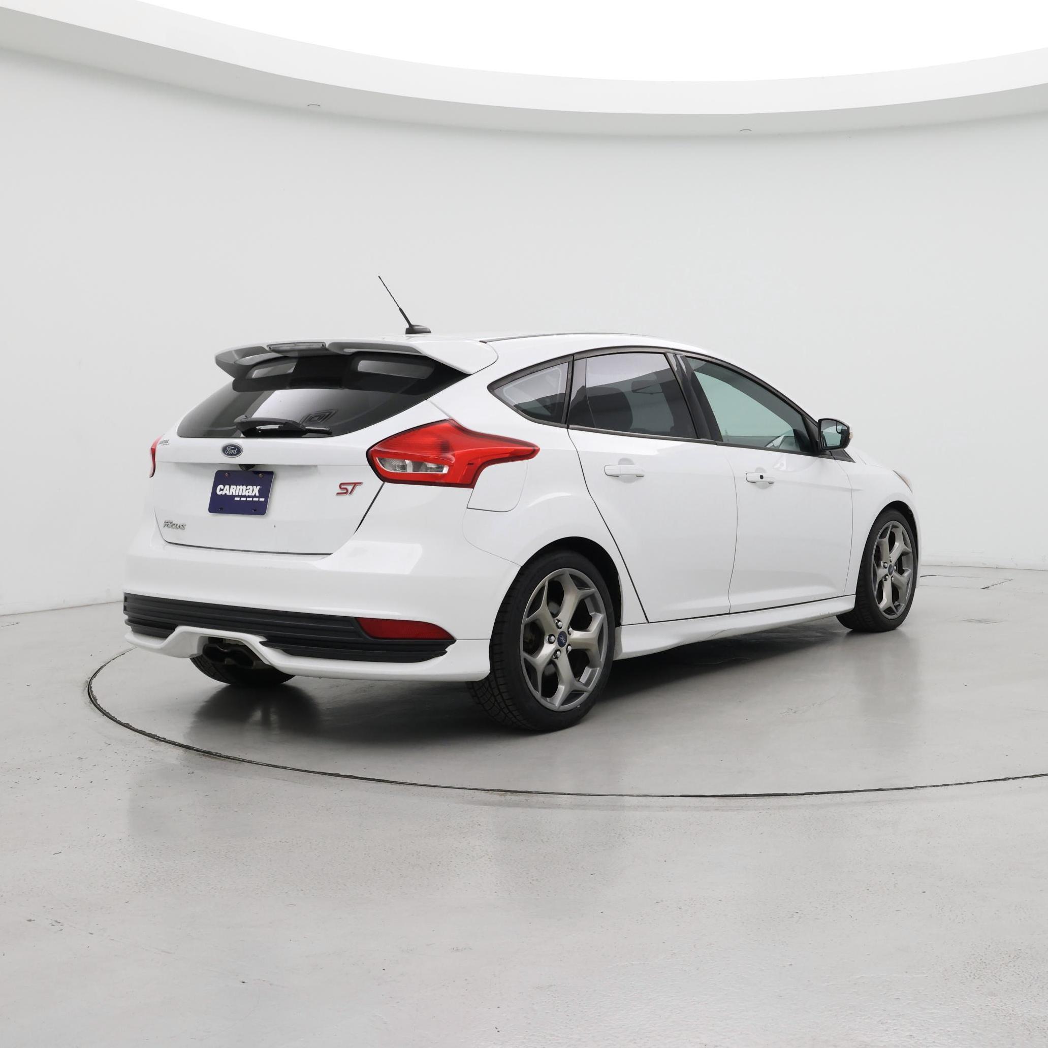 Thumbnail: 2016 Ford Focus - 8