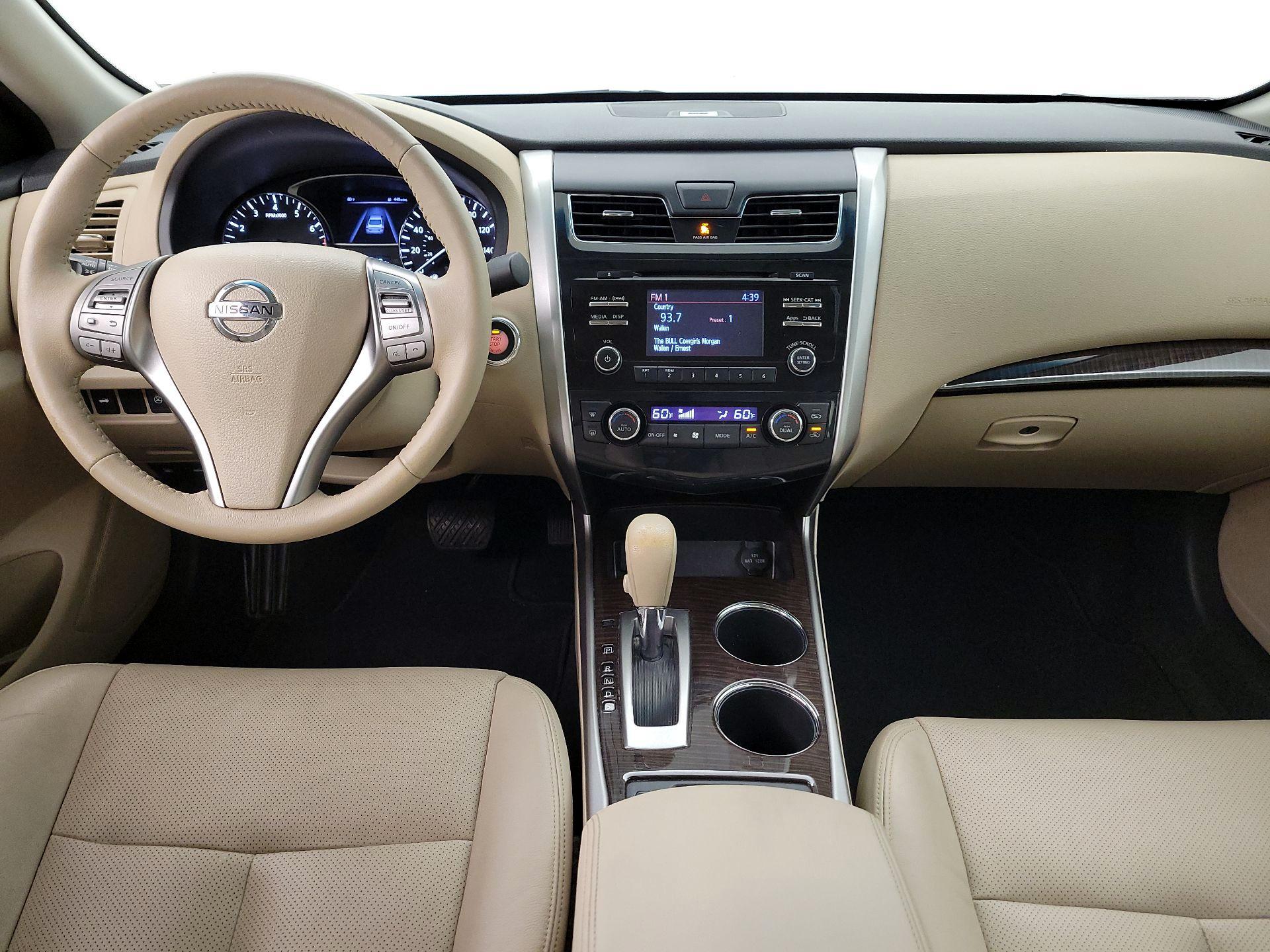 Thumbnail: 2015 Nissan Altima - 9