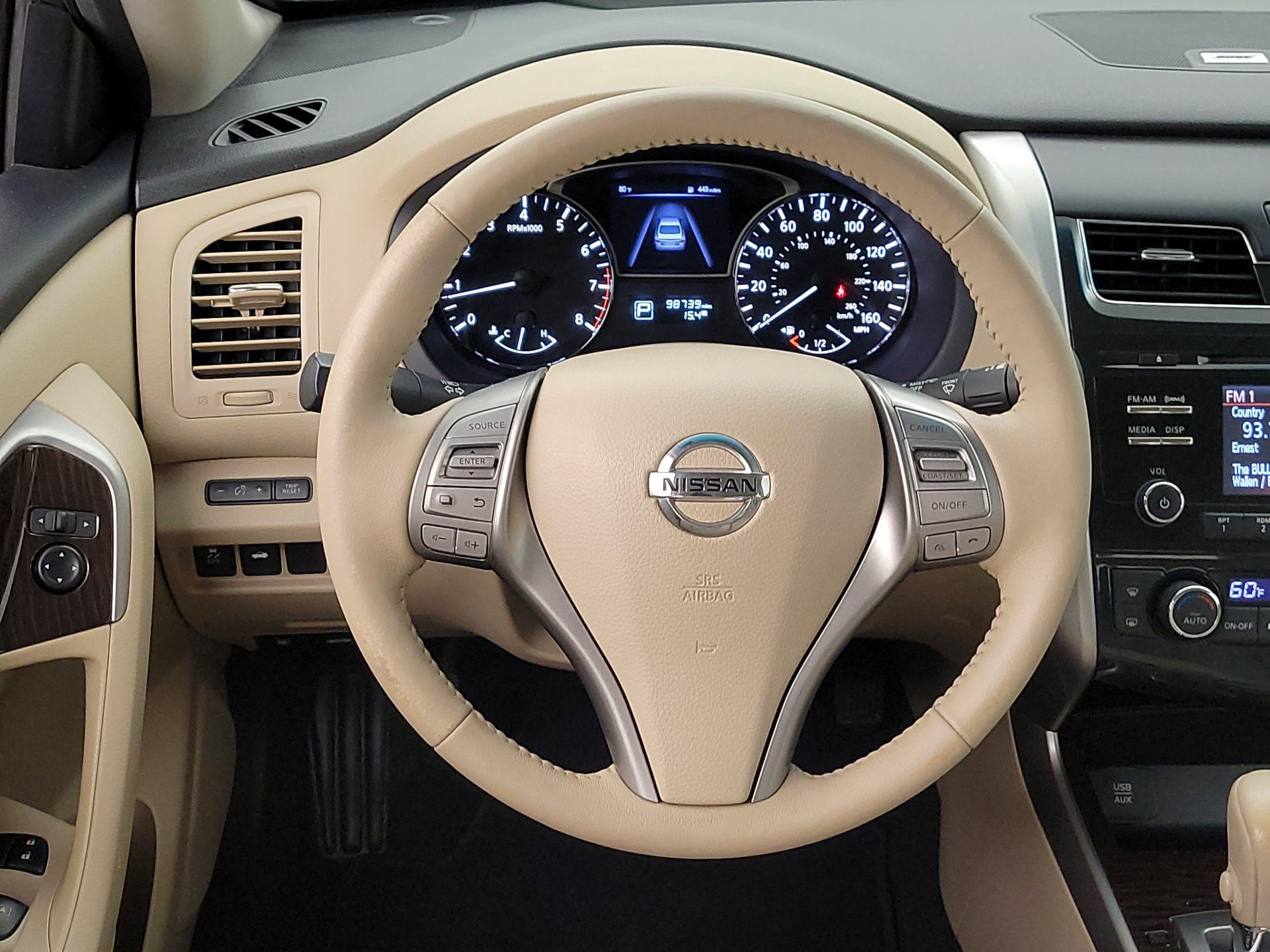 Thumbnail: 2015 Nissan Altima - 10