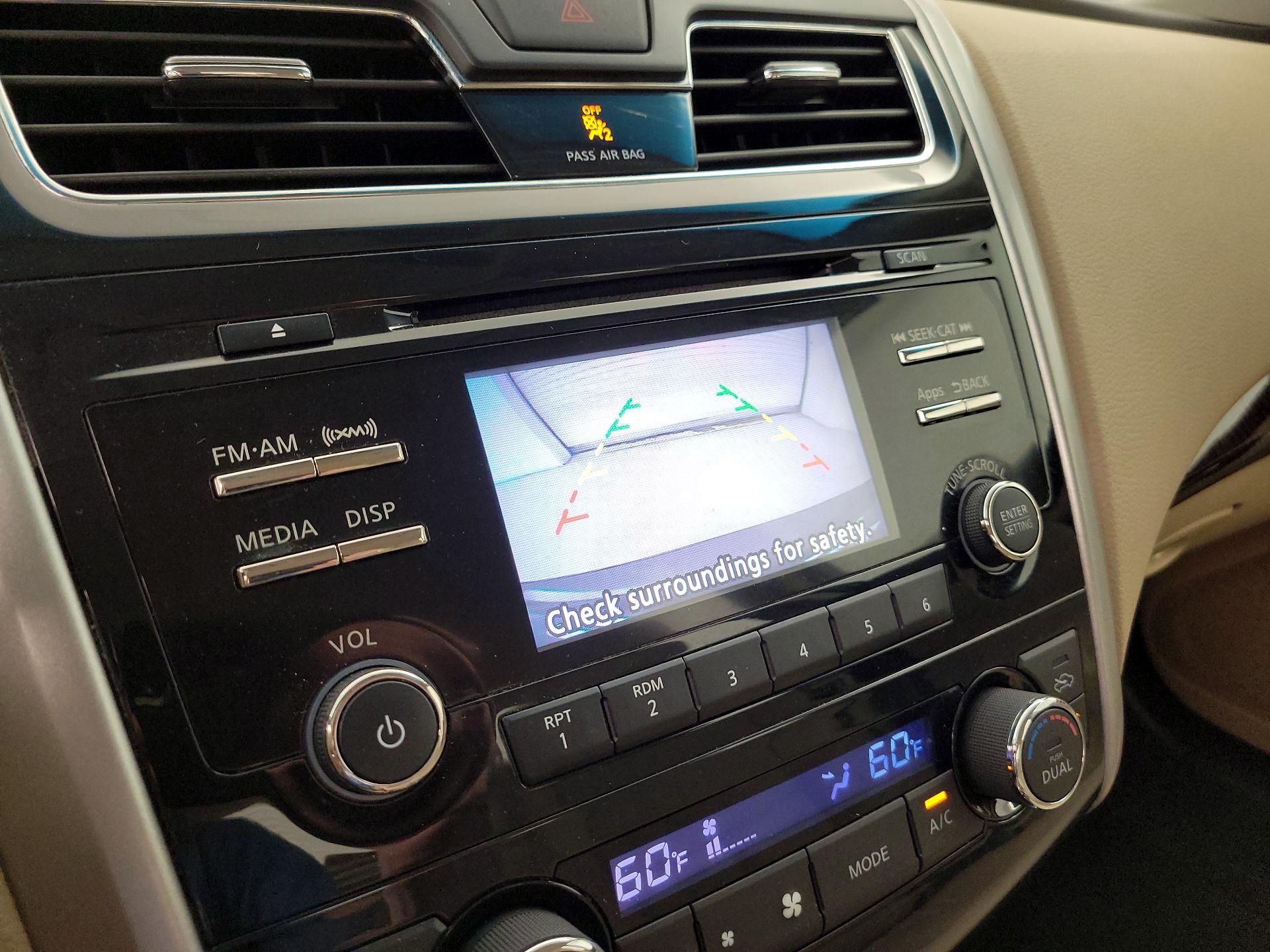 Thumbnail: 2015 Nissan Altima - 14