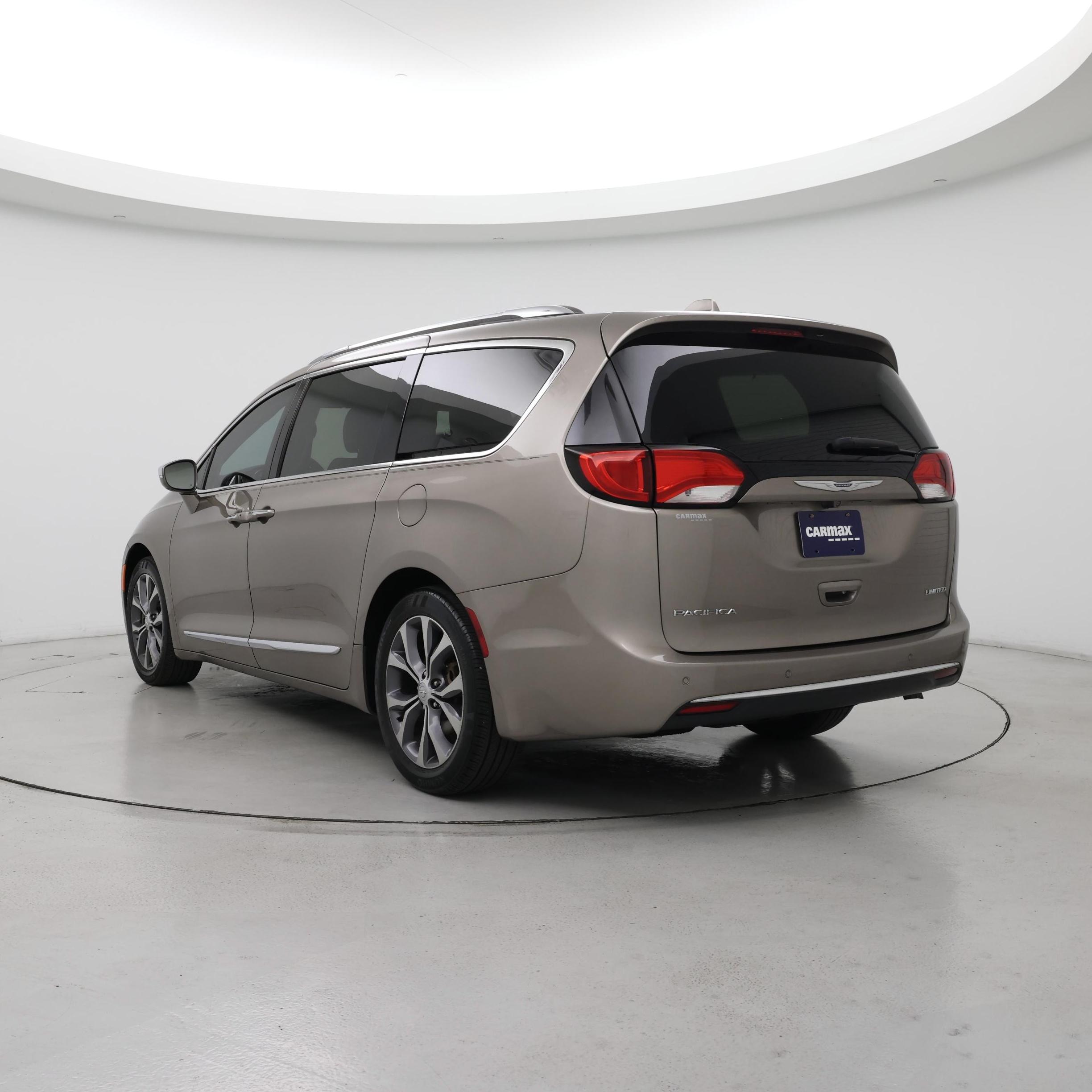 Thumbnail: 2017 Chrysler Pacifica - 2