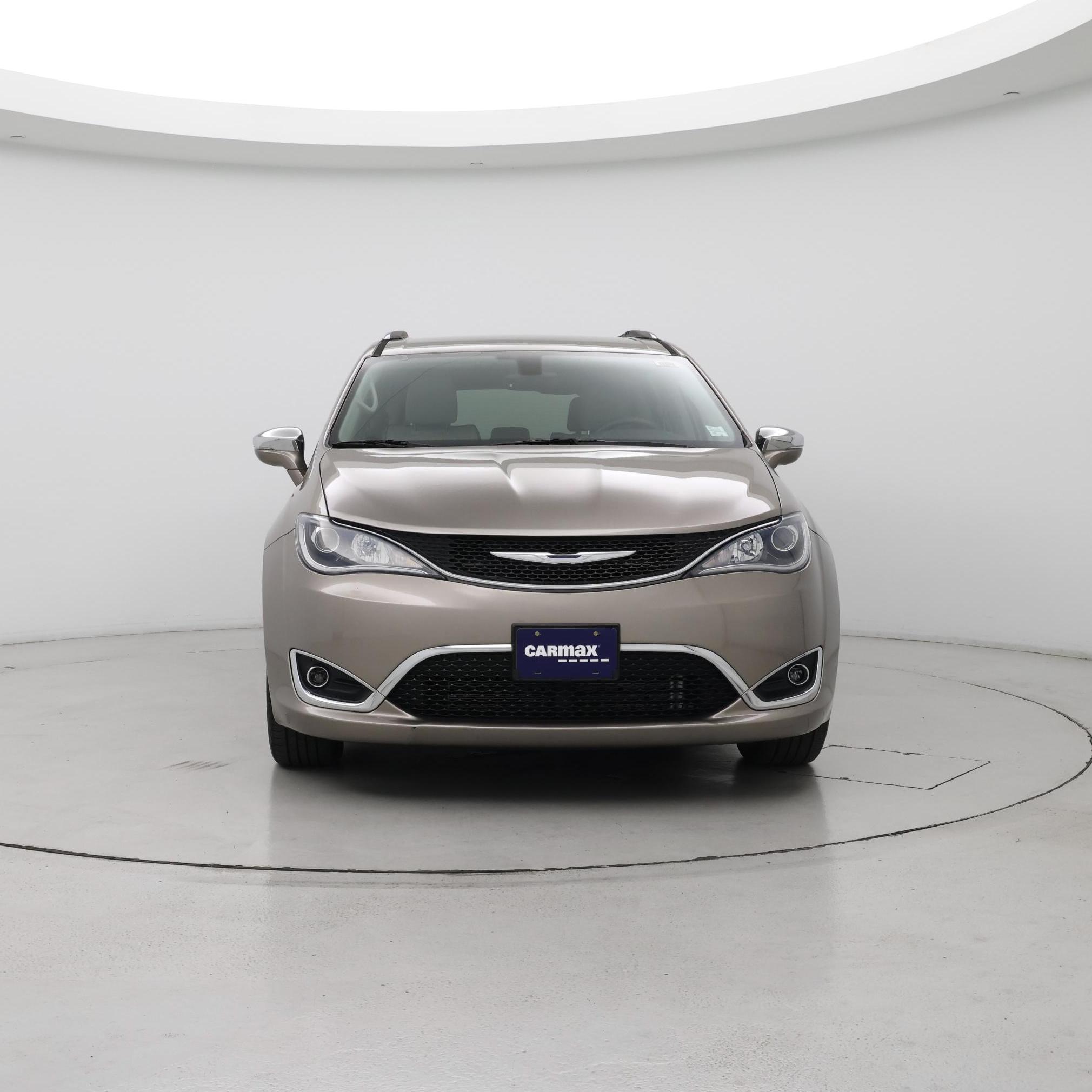 Thumbnail: 2017 Chrysler Pacifica - 5