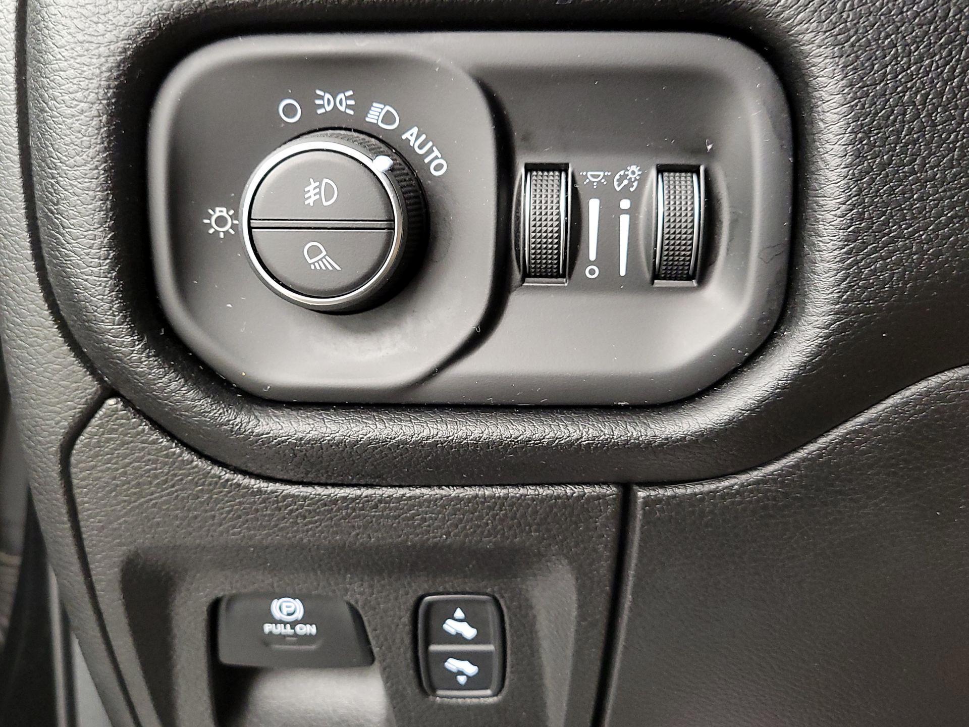 Thumbnail: 2019 RAM 1500 - 13