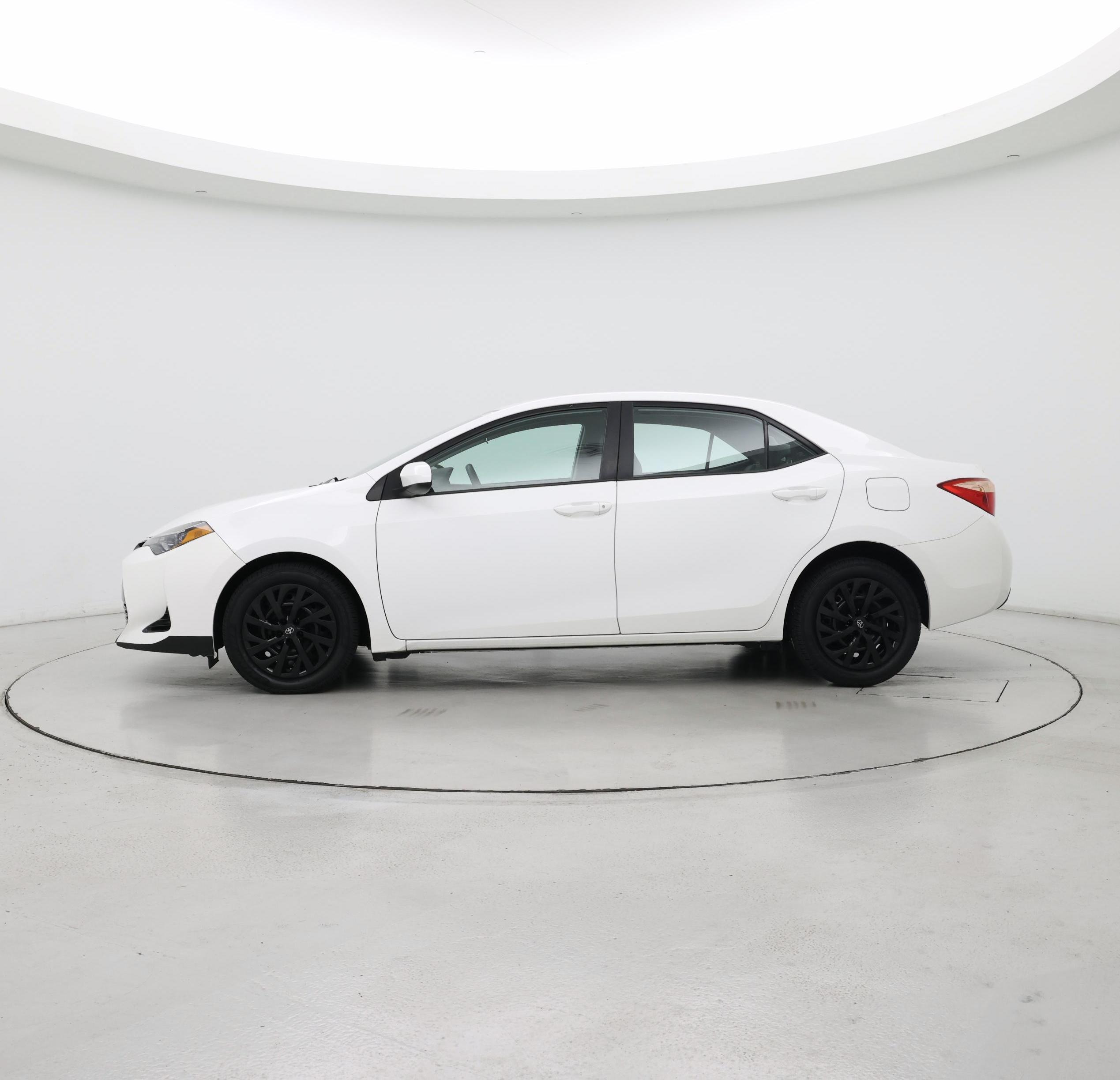 Thumbnail: 2018 Toyota Corolla - 3