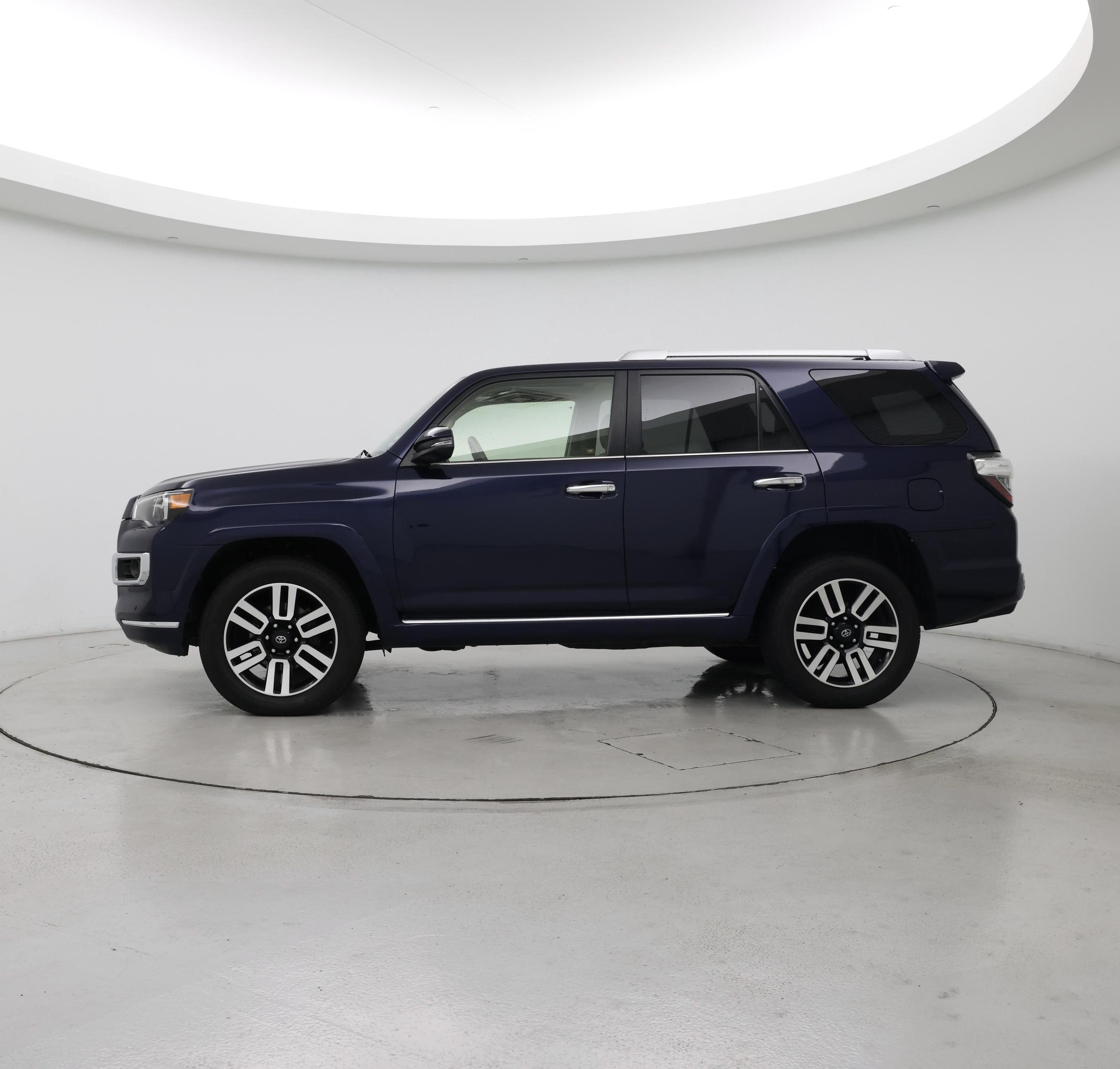 Thumbnail: 2018 Toyota 4Runner - 3