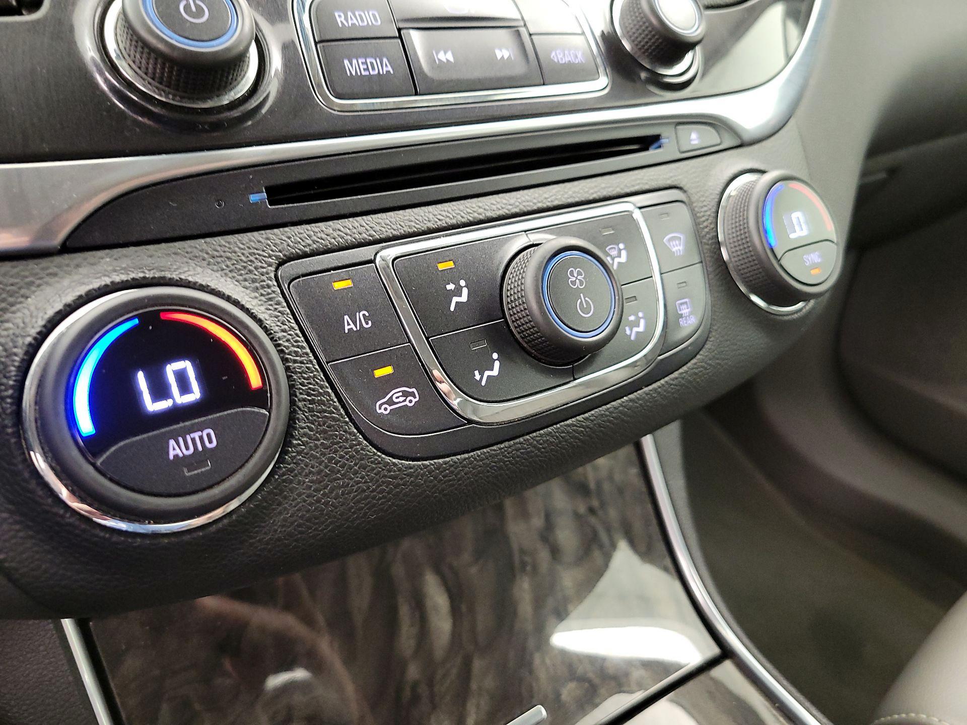 Thumbnail: 2015 Chevrolet Impala - 16