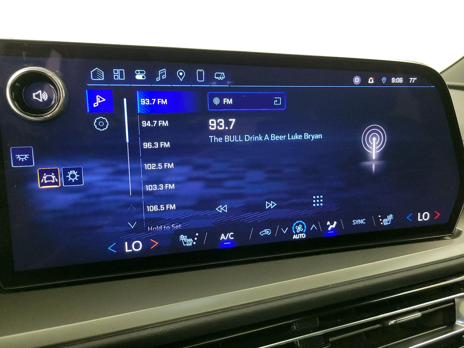 Thumbnail: 2025 Chevrolet Traverse - 15