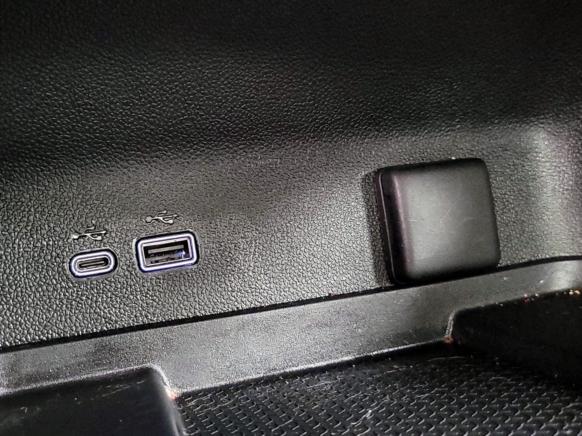 Thumbnail: 2025 Chevrolet Traverse - 18