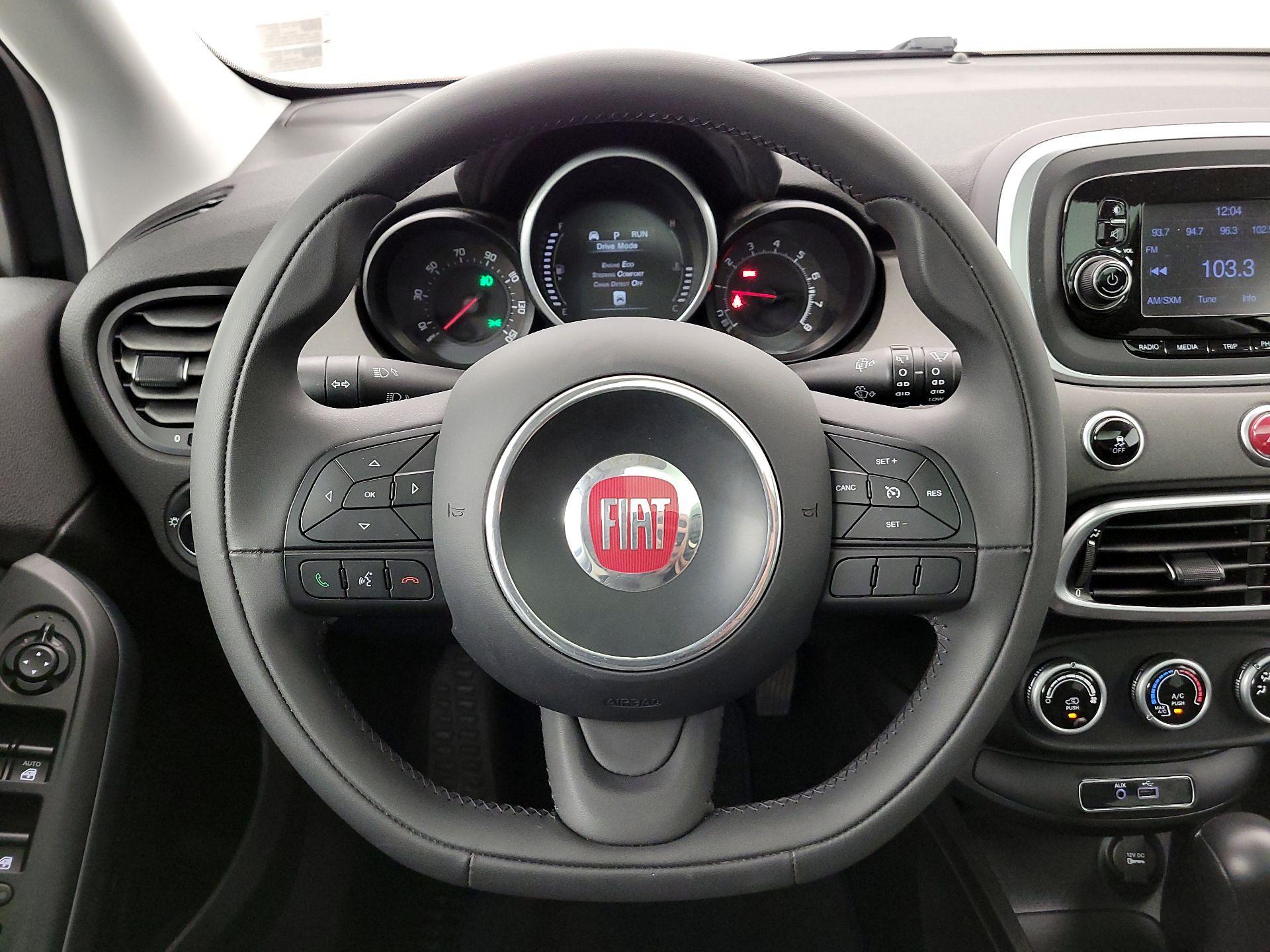 Thumbnail: 2016 Fiat 500X - 10