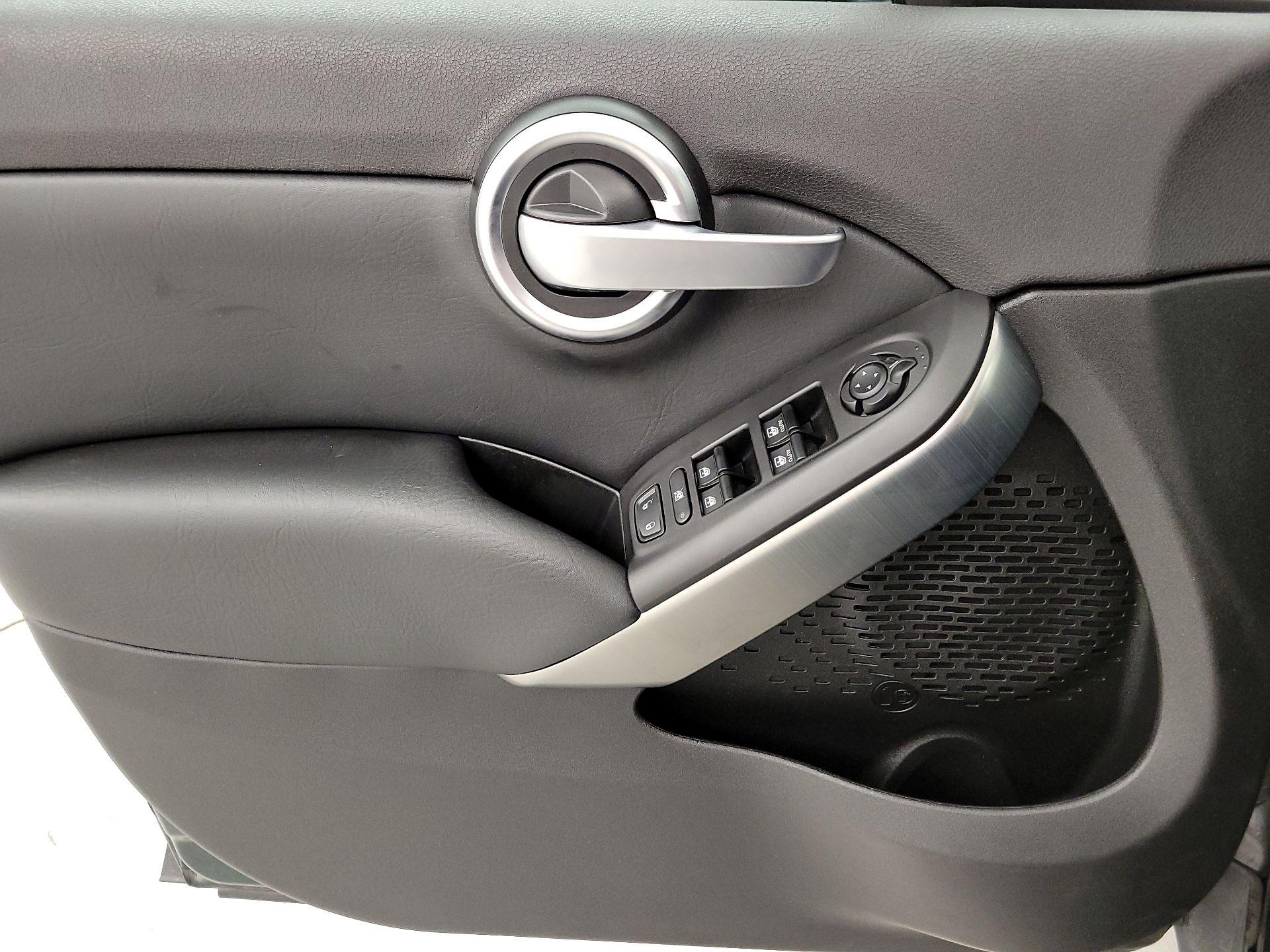 Thumbnail: 2016 Fiat 500X - 12