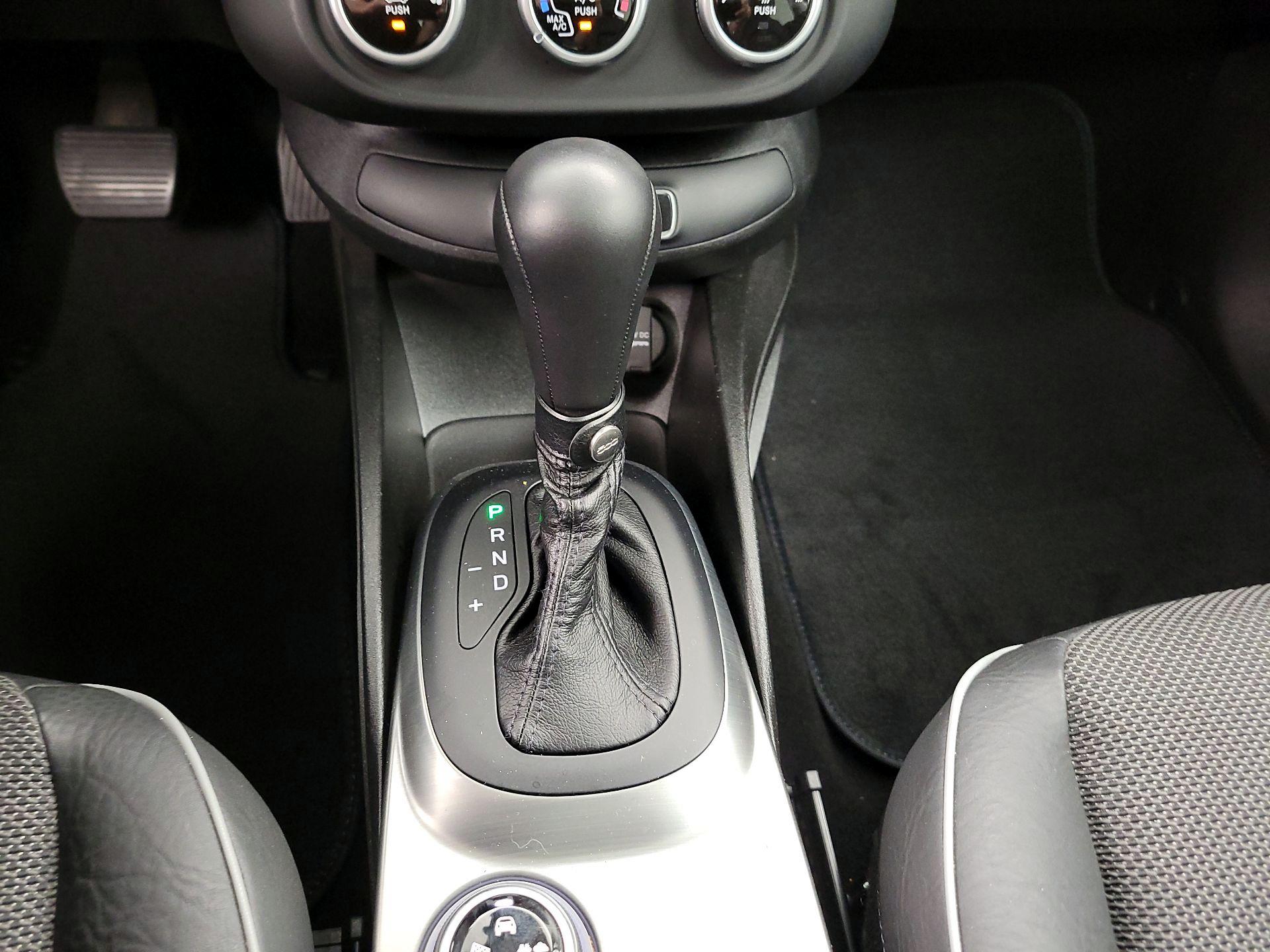 Thumbnail: 2016 Fiat 500X - 16