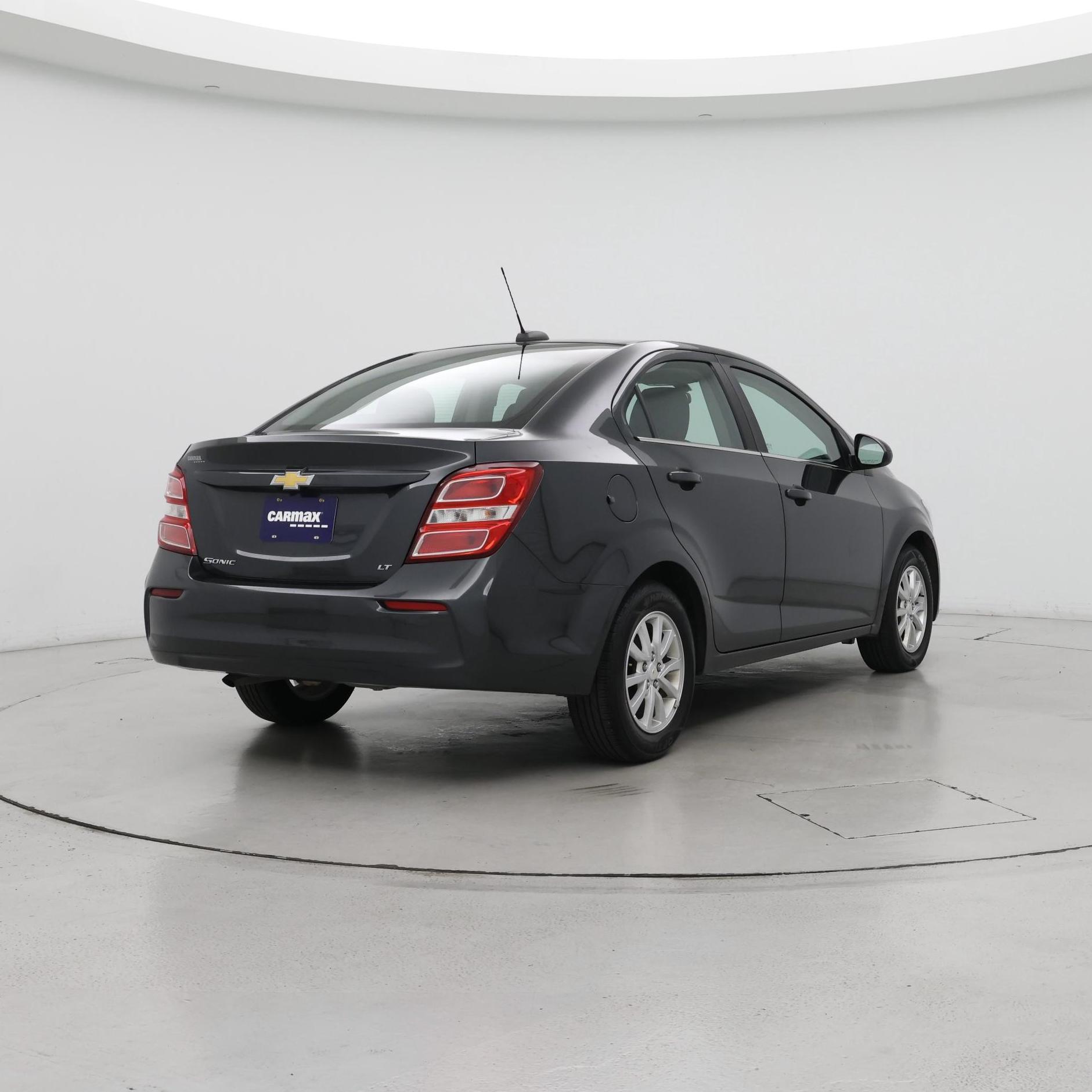 Thumbnail: 2018 Chevrolet Sonic - 8