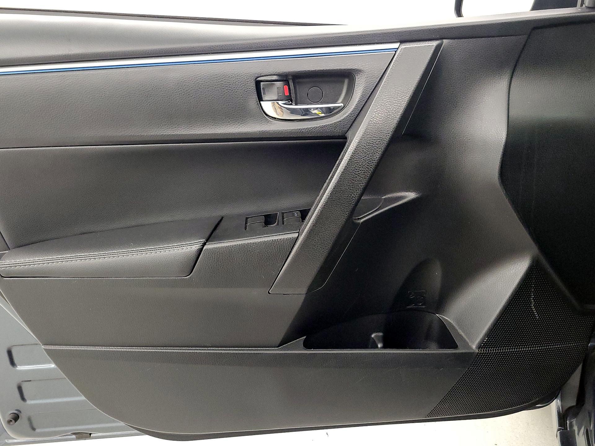 Thumbnail: 2016 Toyota Corolla - 12
