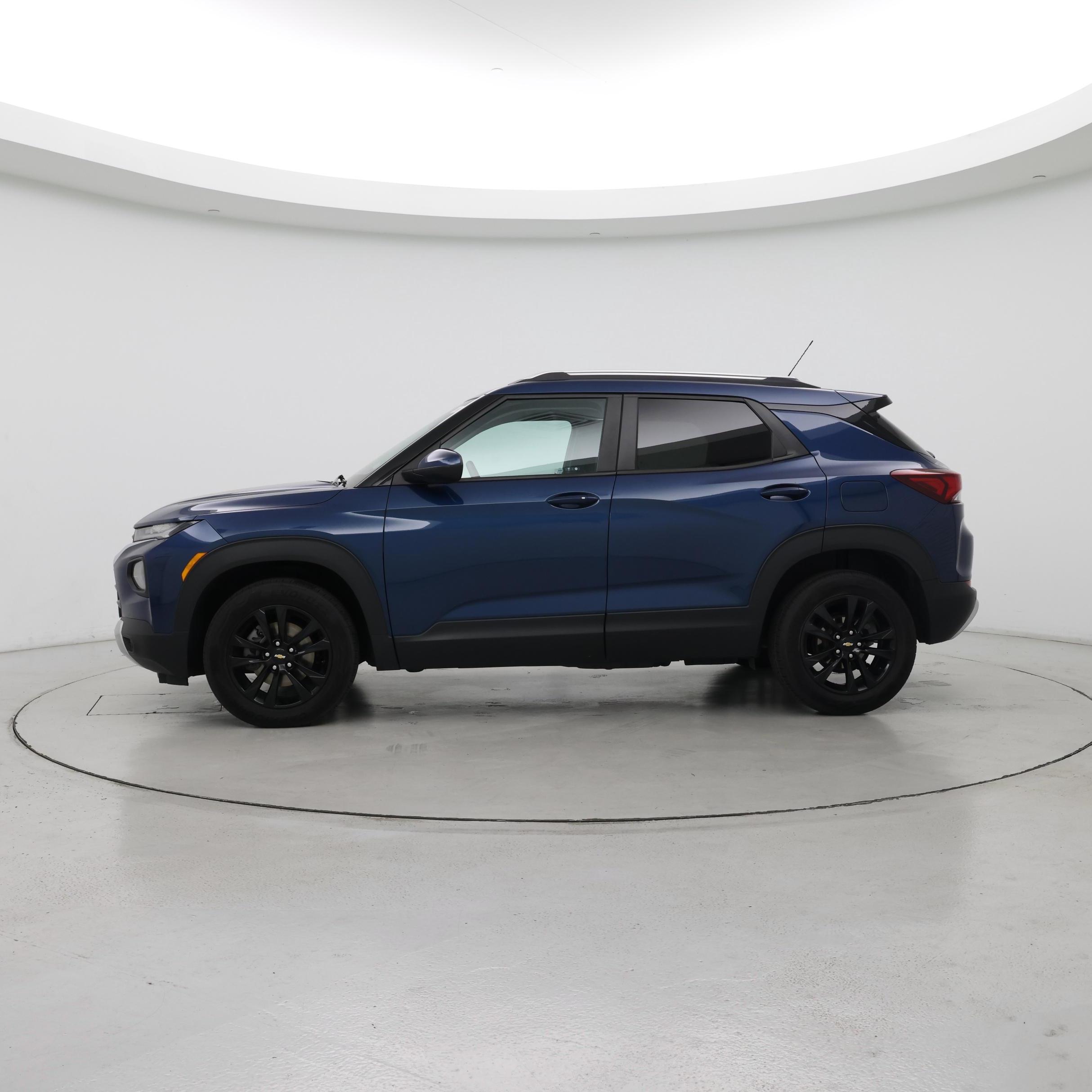 Thumbnail: 2021 Chevrolet TrailBlazer - 3