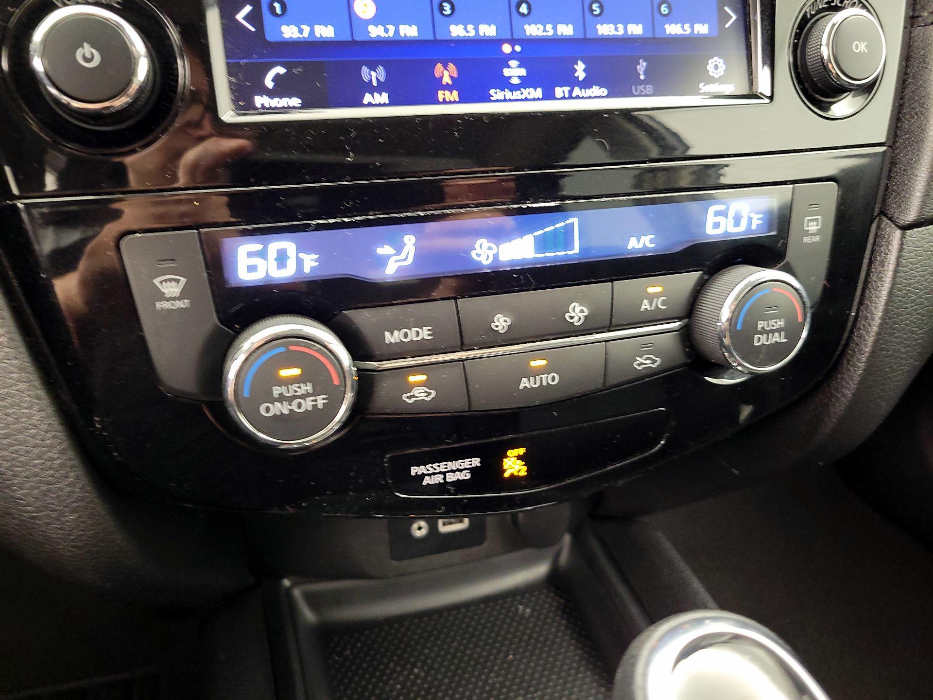 Thumbnail: 2020 Nissan Rogue - 16