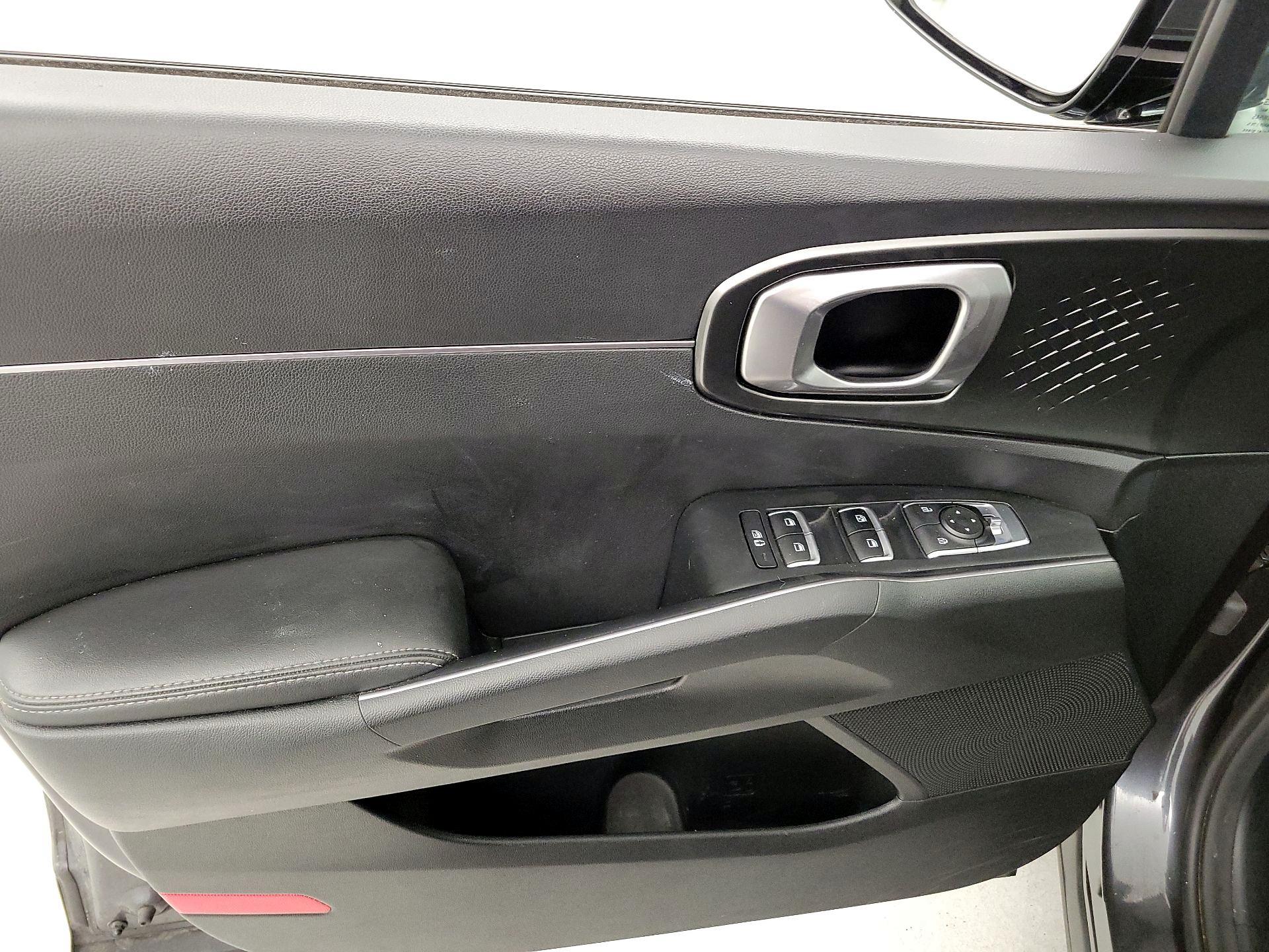 Thumbnail: 2021 Kia Sorento - 12