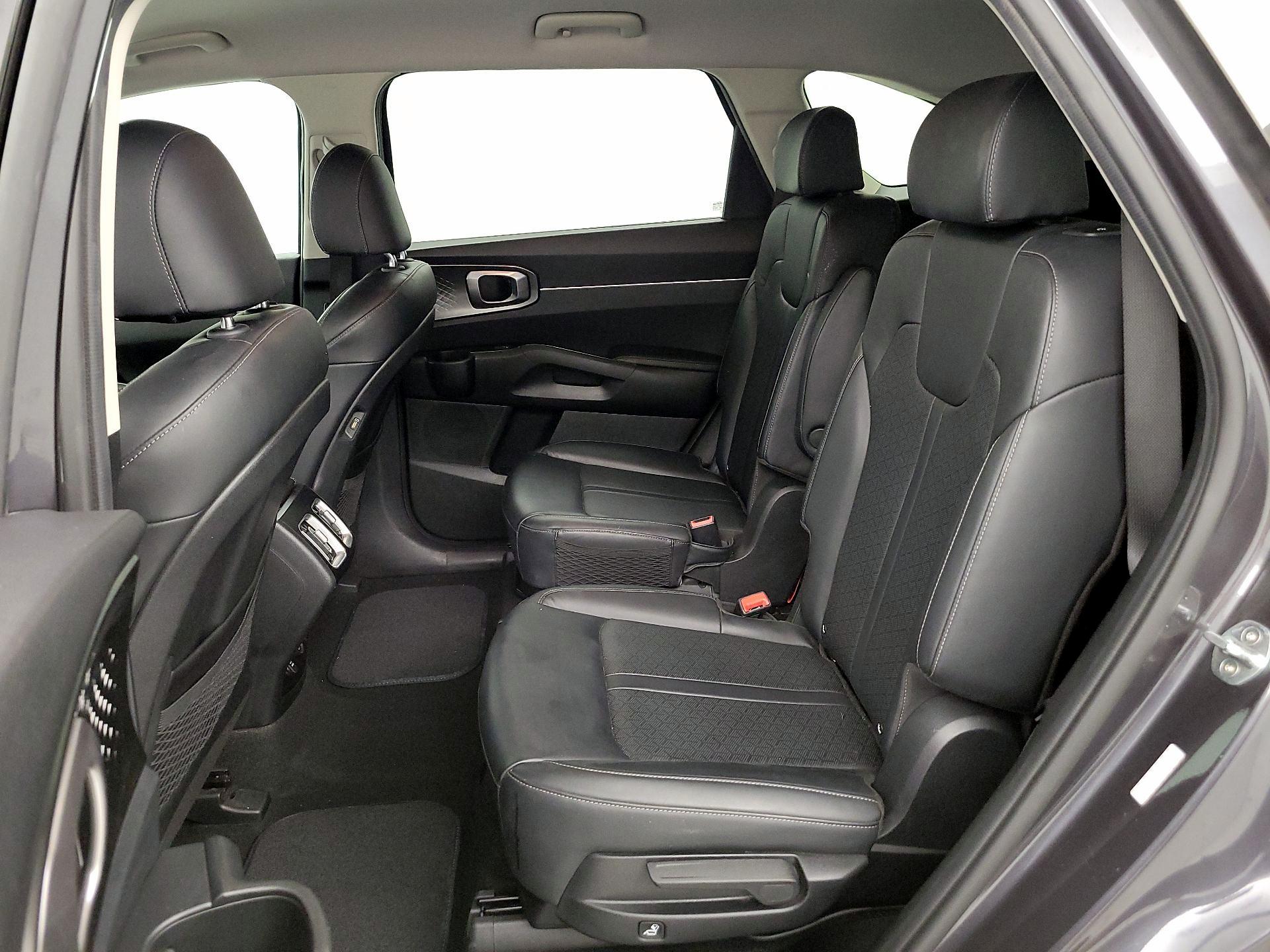 Thumbnail: 2021 Kia Sorento - 19