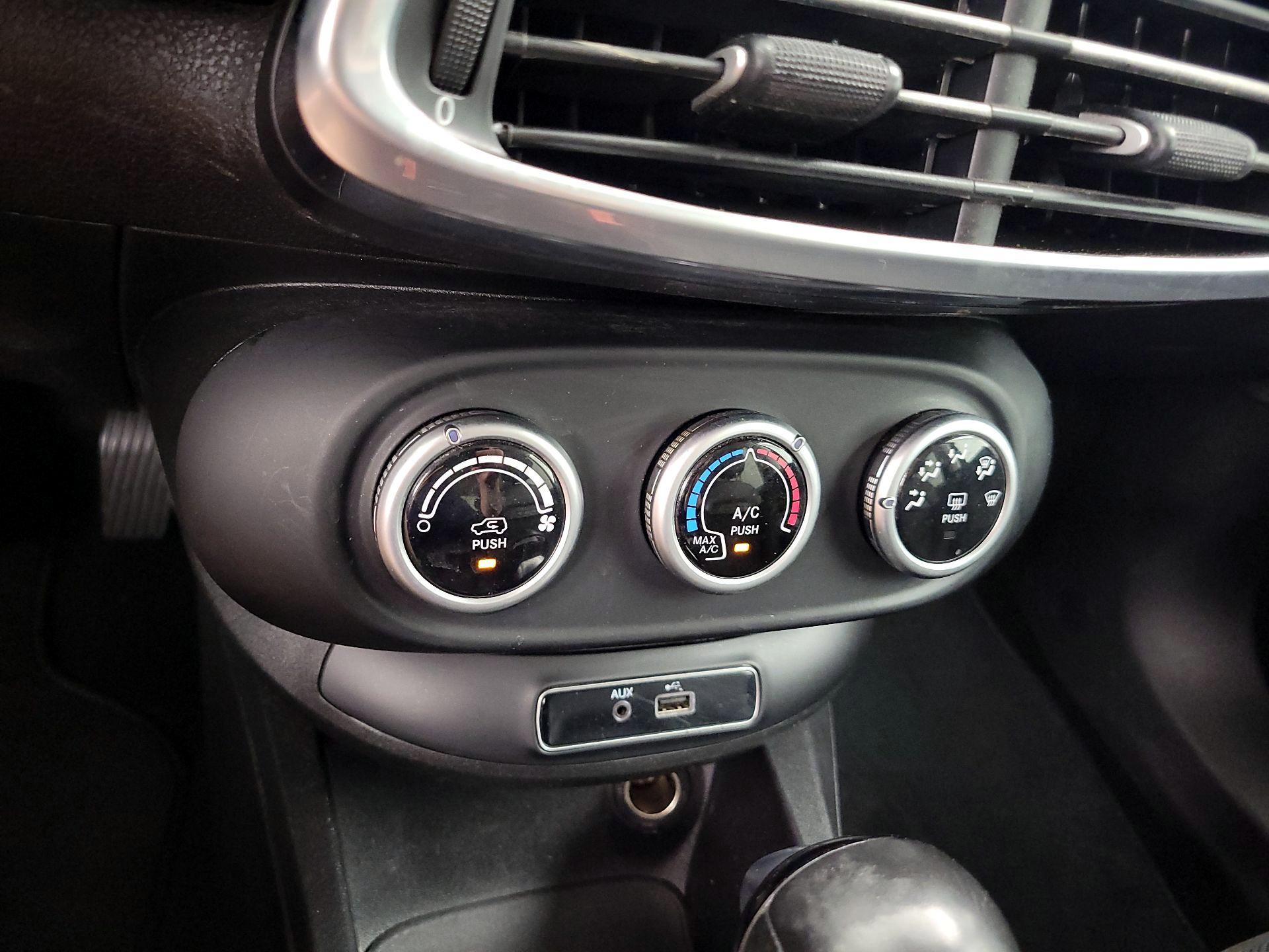 Thumbnail: 2016 Fiat 500X - 15
