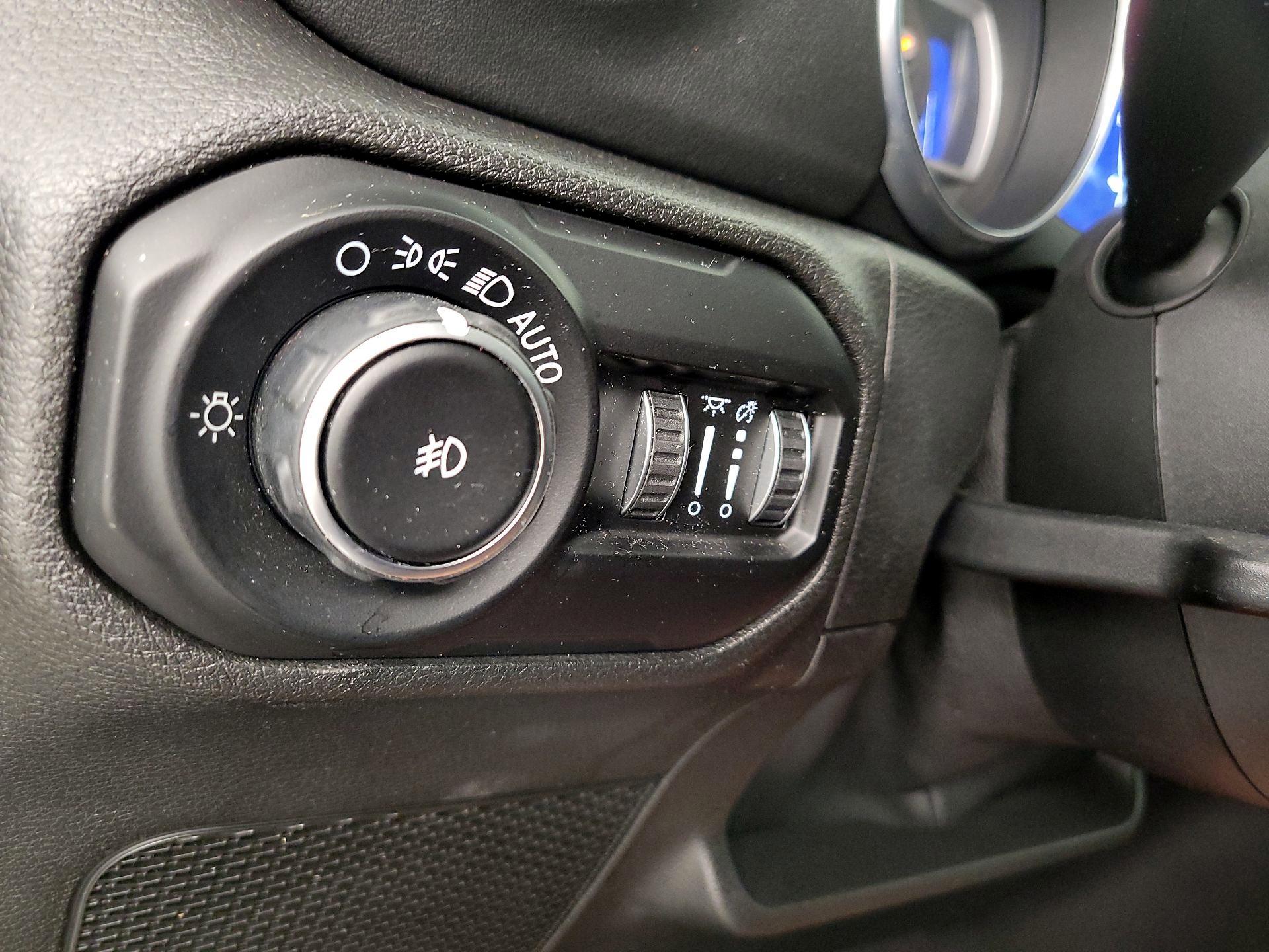 Thumbnail: 2018 Jeep Wrangler - 13