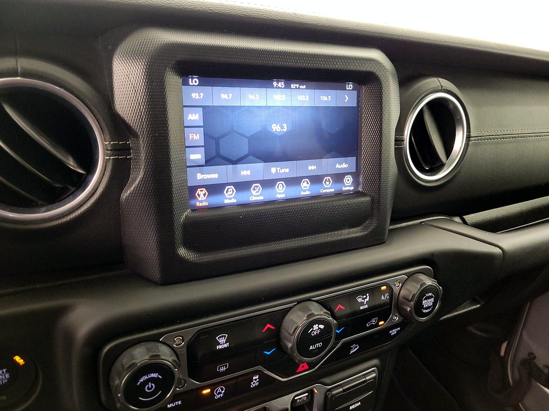 Thumbnail: 2018 Jeep Wrangler - 15