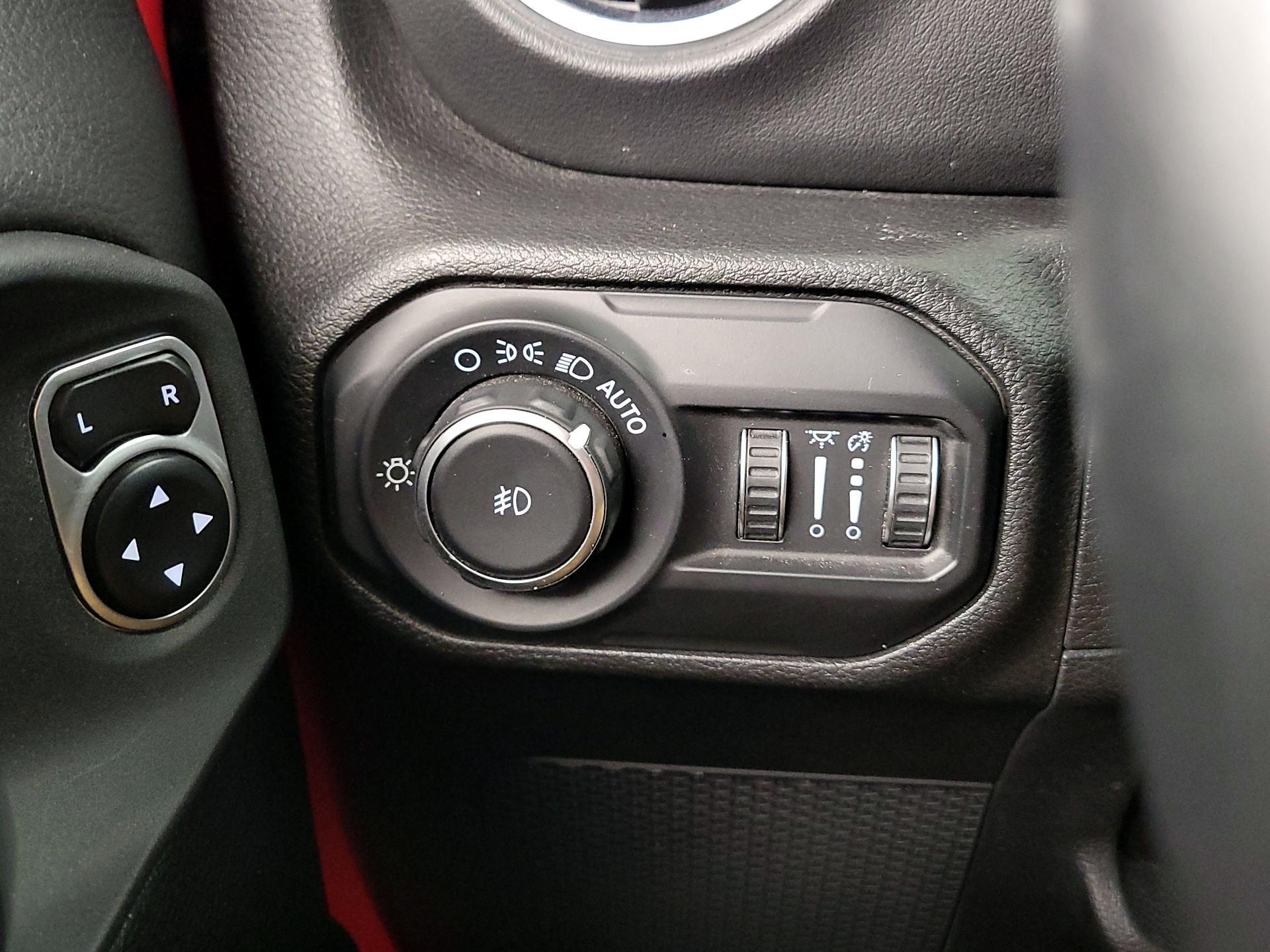 Thumbnail: 2020 Jeep Wrangler - 13