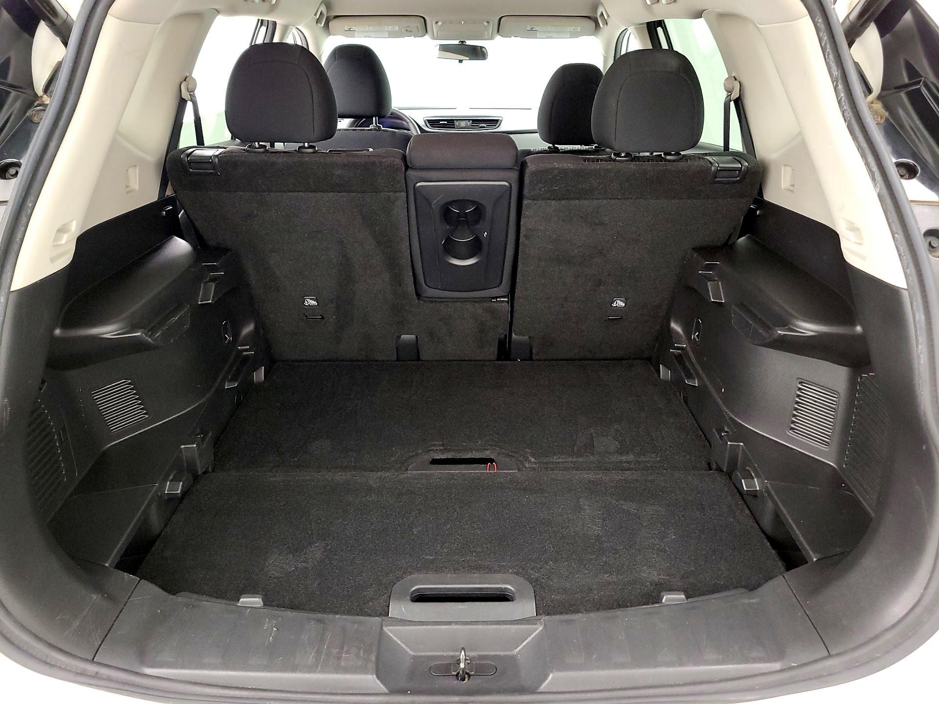 Thumbnail: 2018 Nissan Rogue - 20