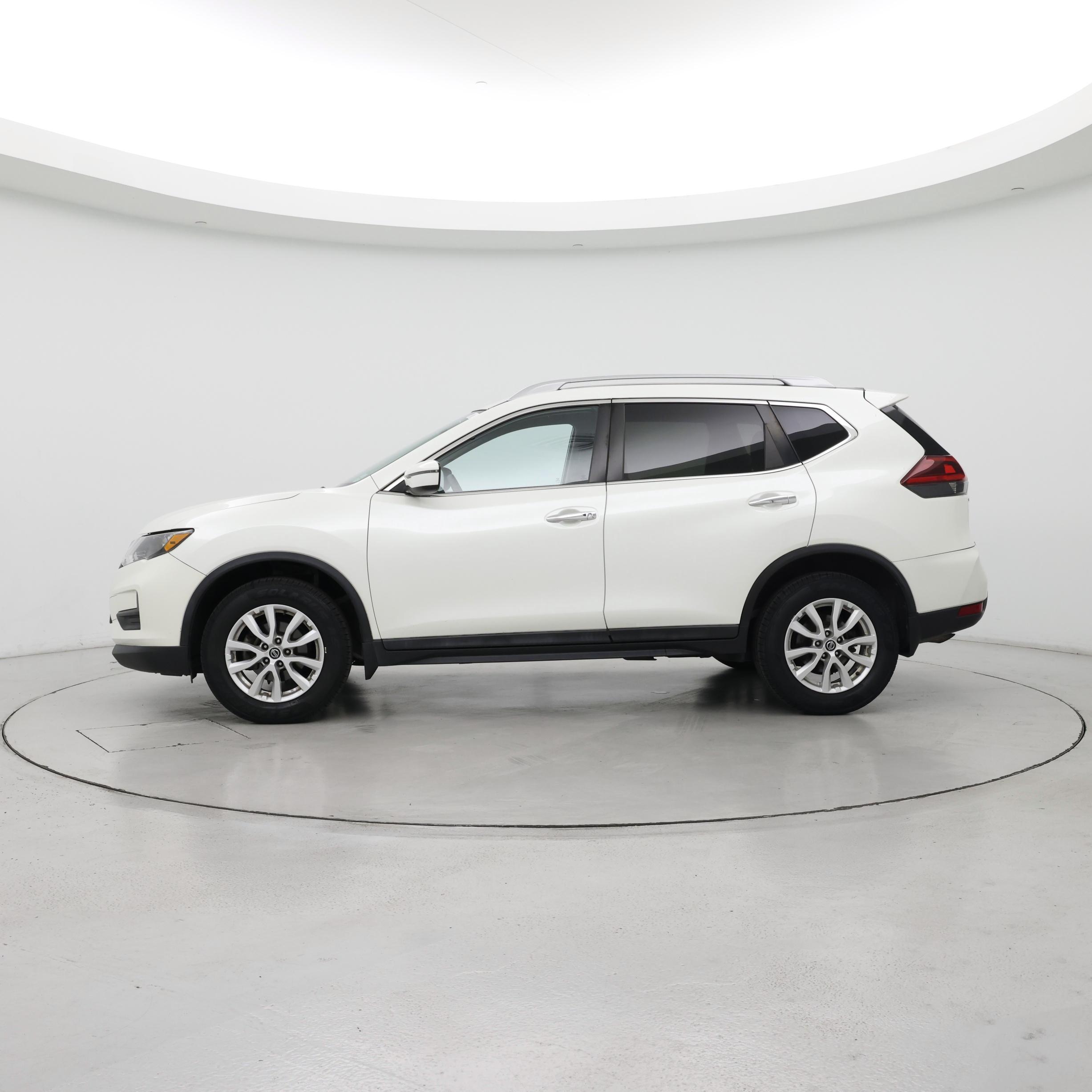 Thumbnail: 2018 Nissan Rogue - 3