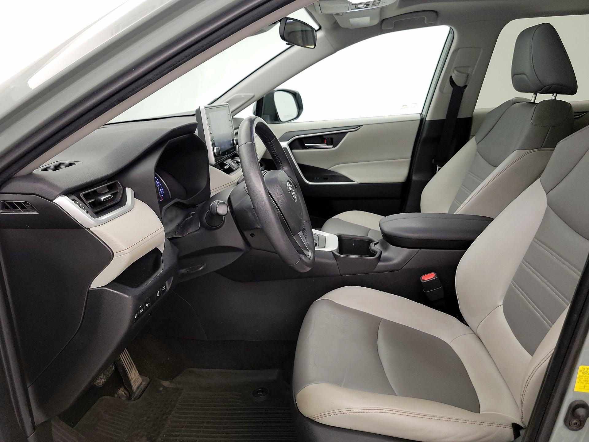 Thumbnail: 2022 Toyota RAV4 - 11