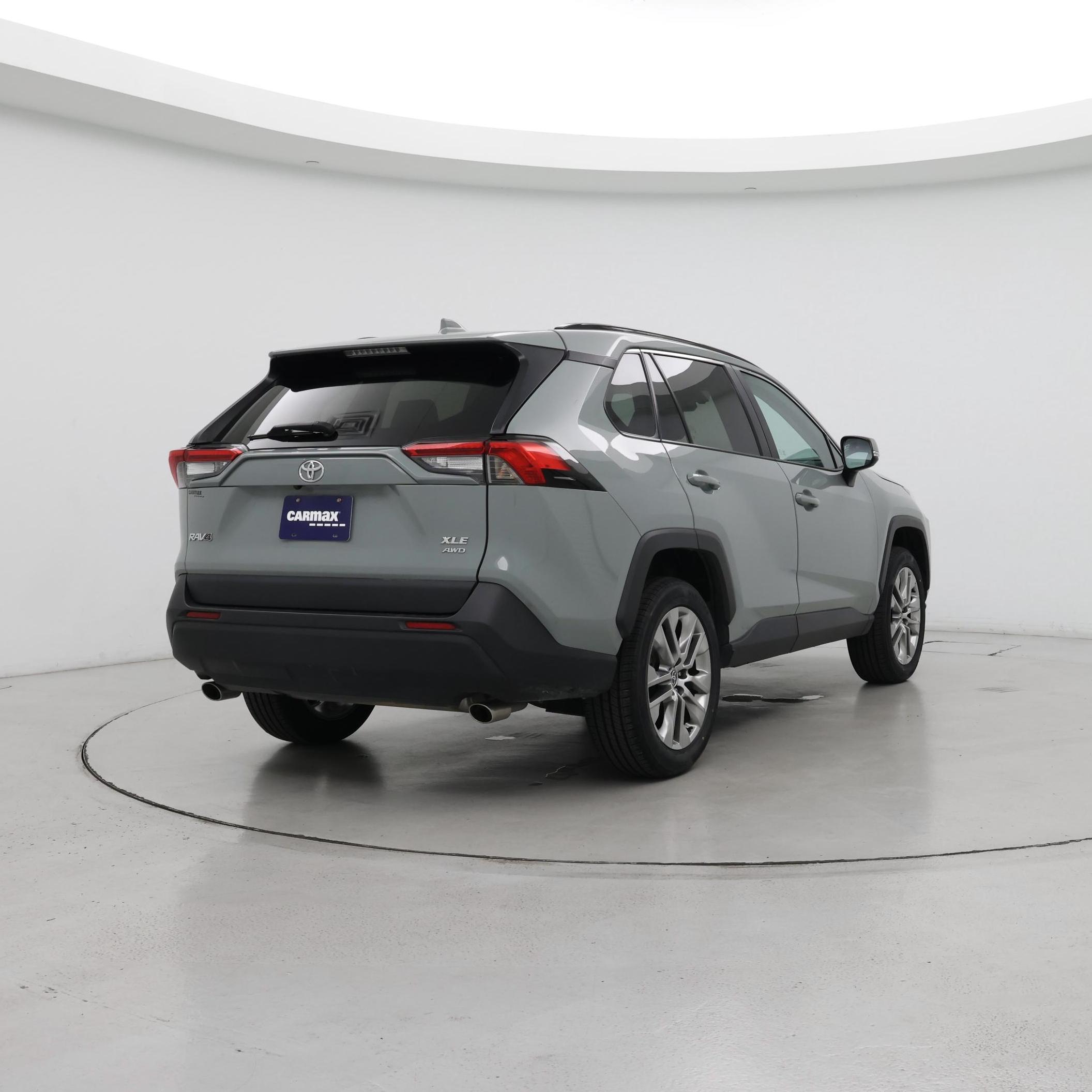 Thumbnail: 2022 Toyota RAV4 - 8