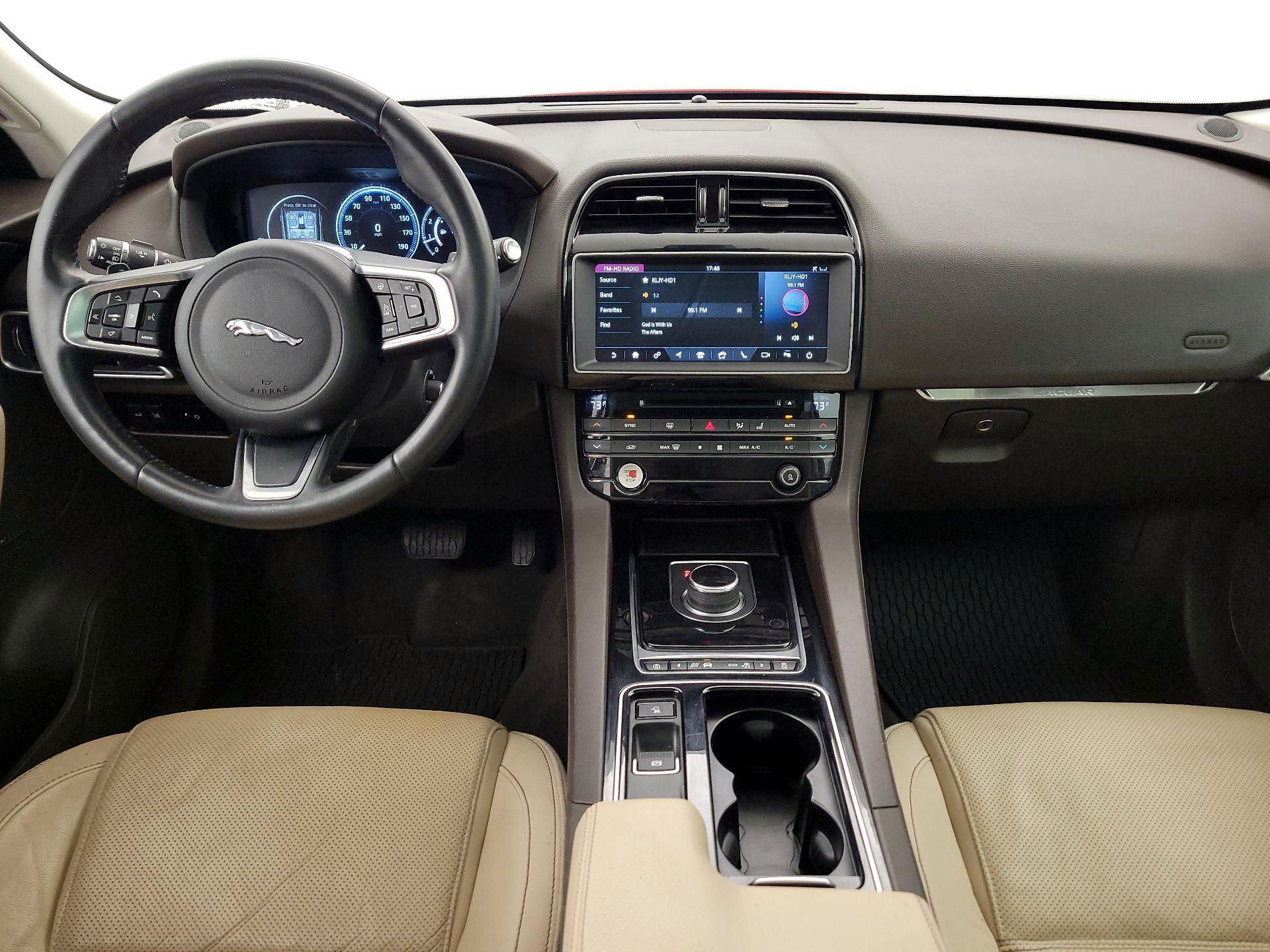 Thumbnail: 2018 Jaguar F-Pace - 9