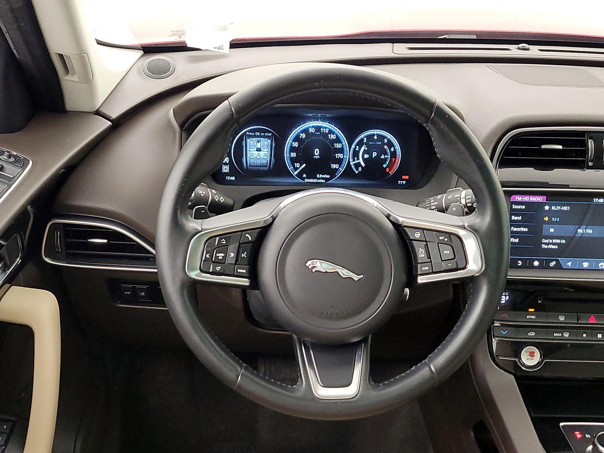 Thumbnail: 2018 Jaguar F-Pace - 10