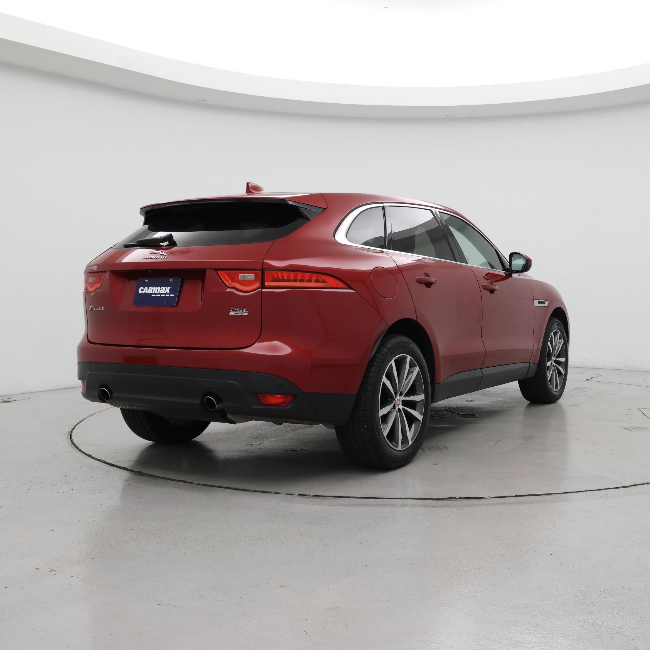 Thumbnail: 2018 Jaguar F-Pace - 8