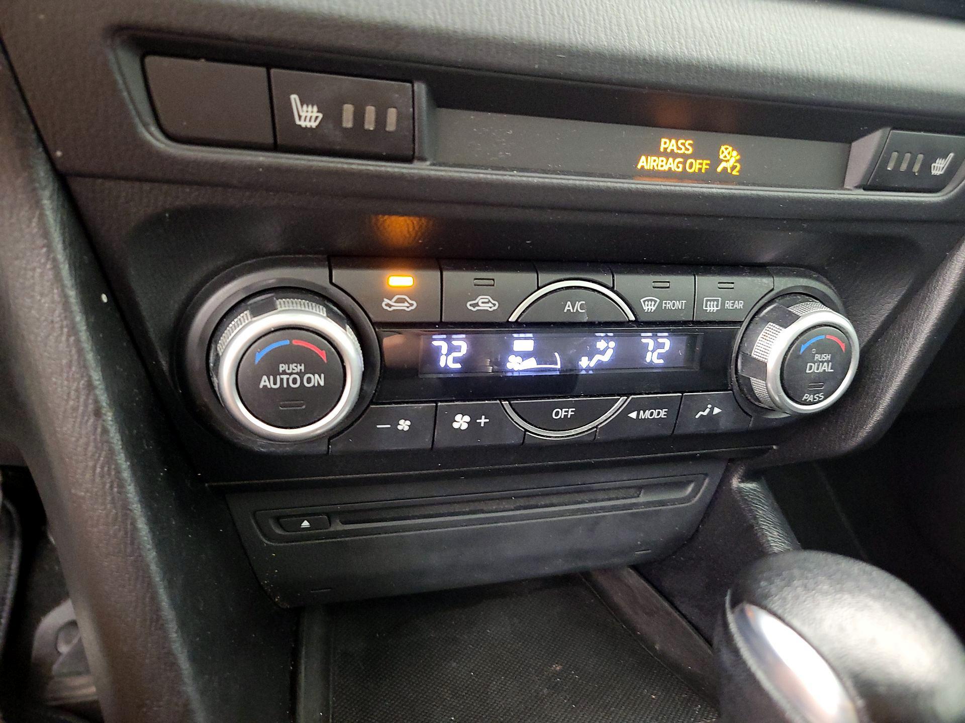 Thumbnail: 2015 Mazda Mazda3 - 17