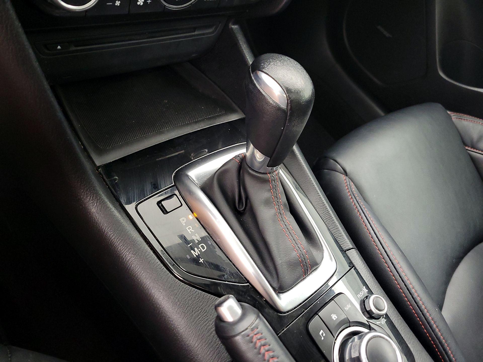 Thumbnail: 2015 Mazda Mazda3 - 18