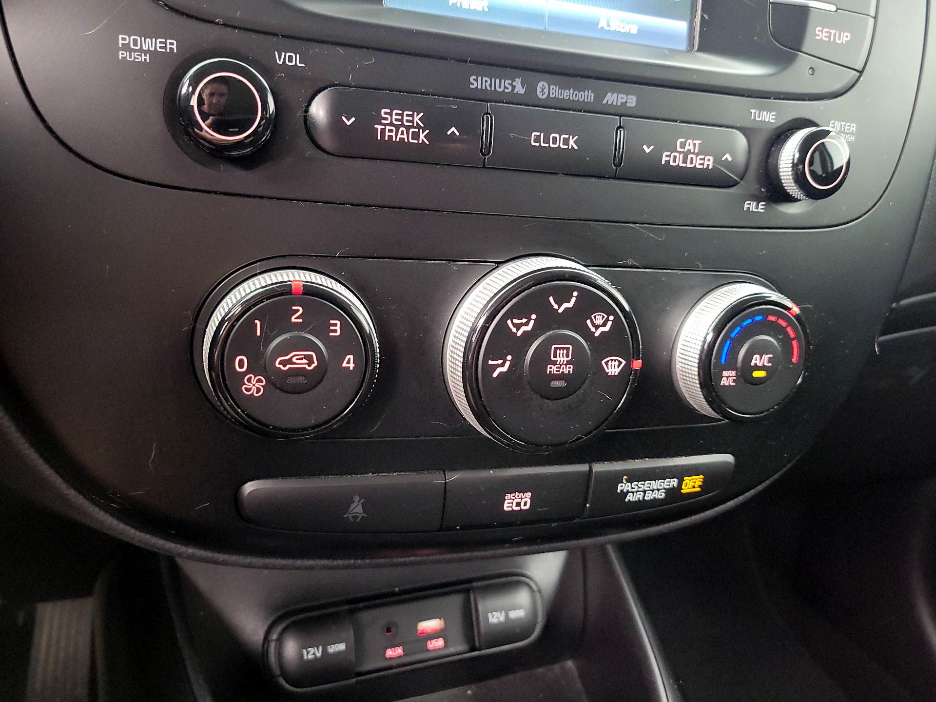 Thumbnail: 2016 Kia Soul - 16