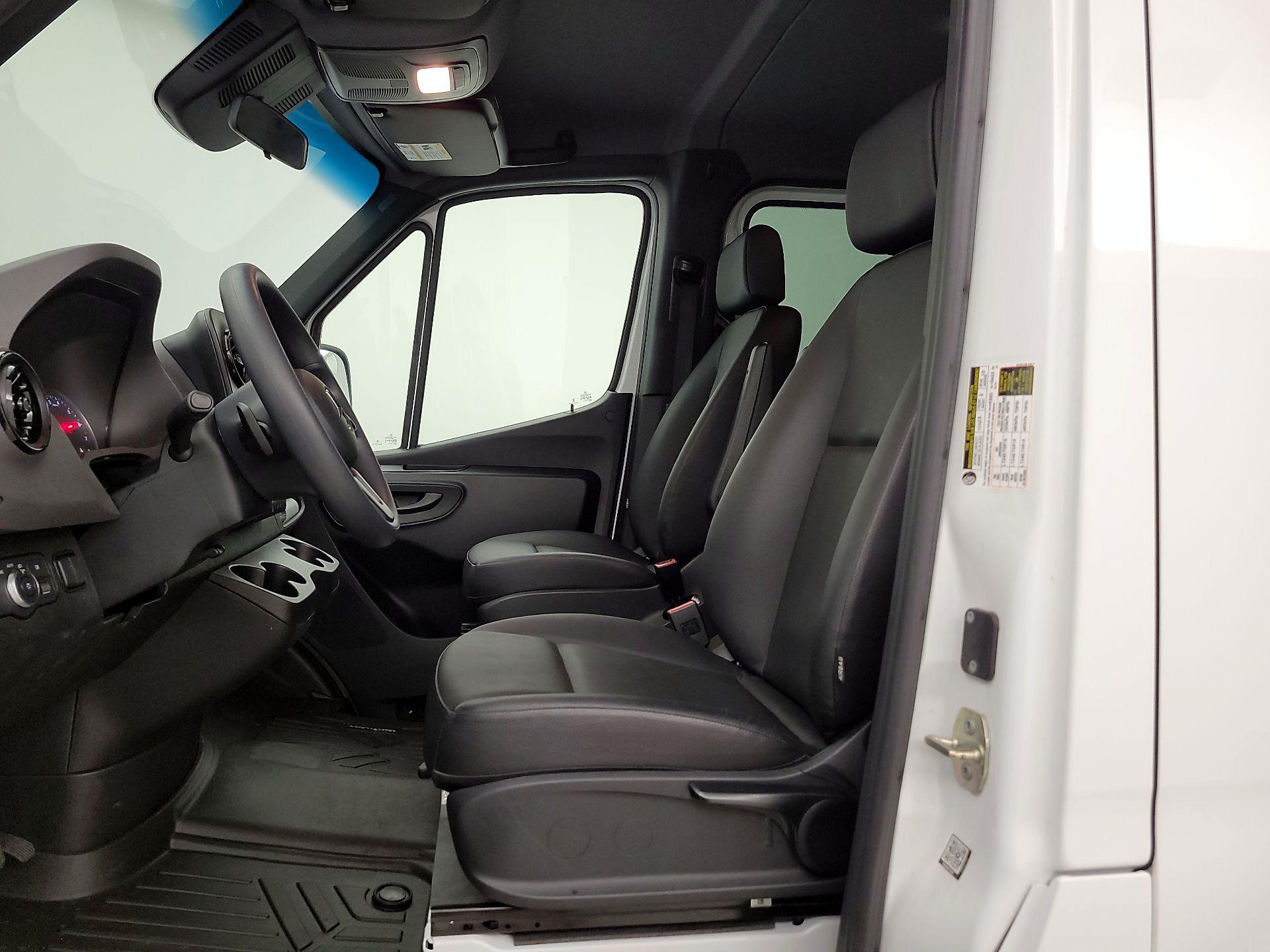 Thumbnail: 2023 Mercedes-Benz Sprinter - 11