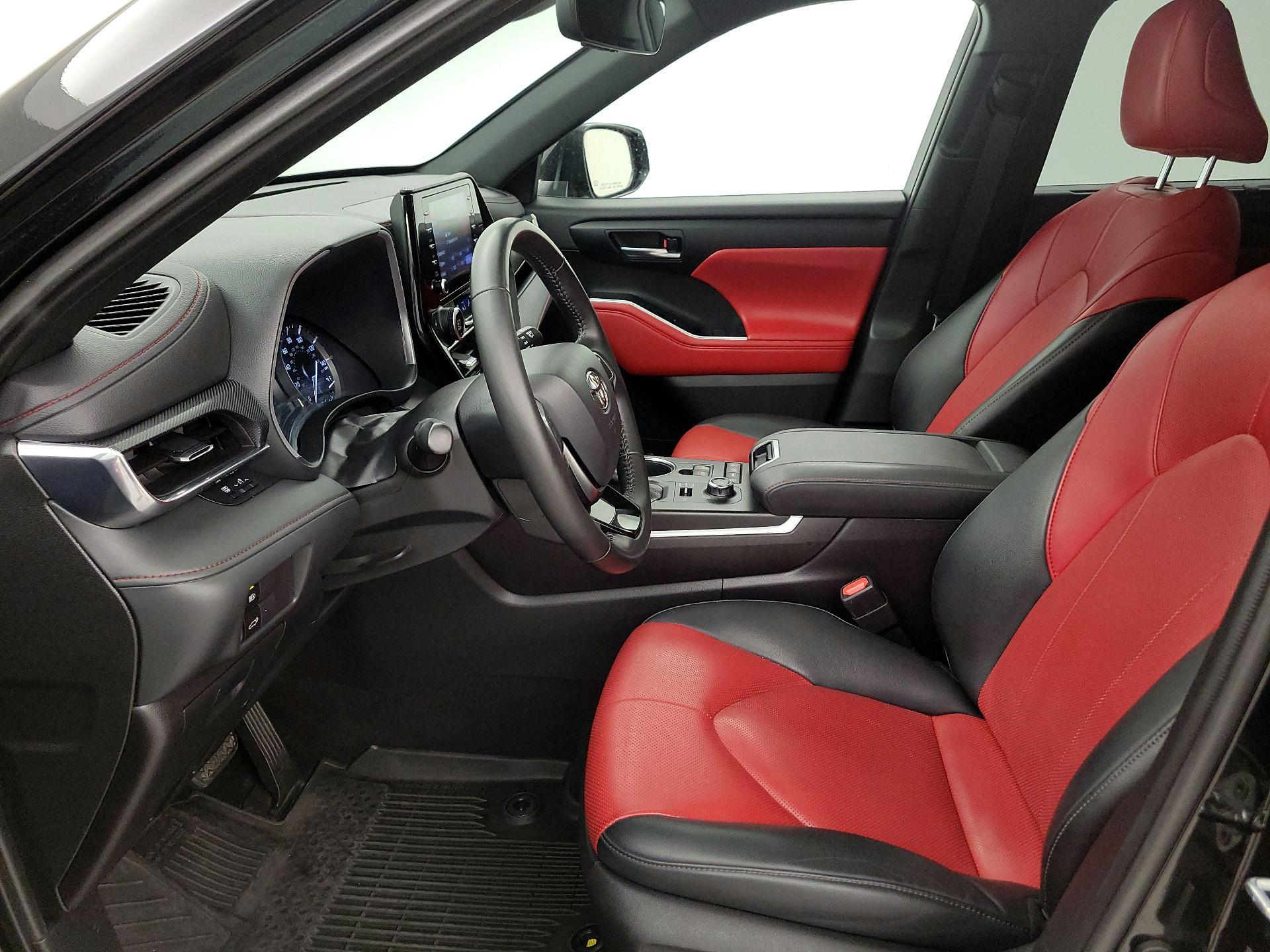 Thumbnail: 2021 Toyota Highlander - 11