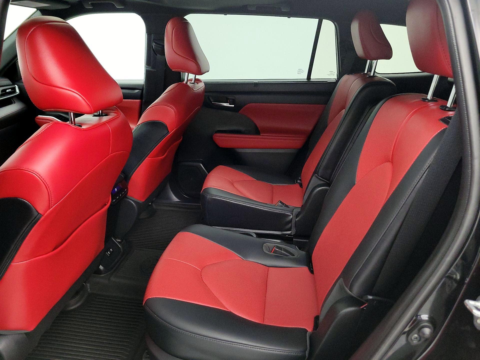 Thumbnail: 2021 Toyota Highlander - 20