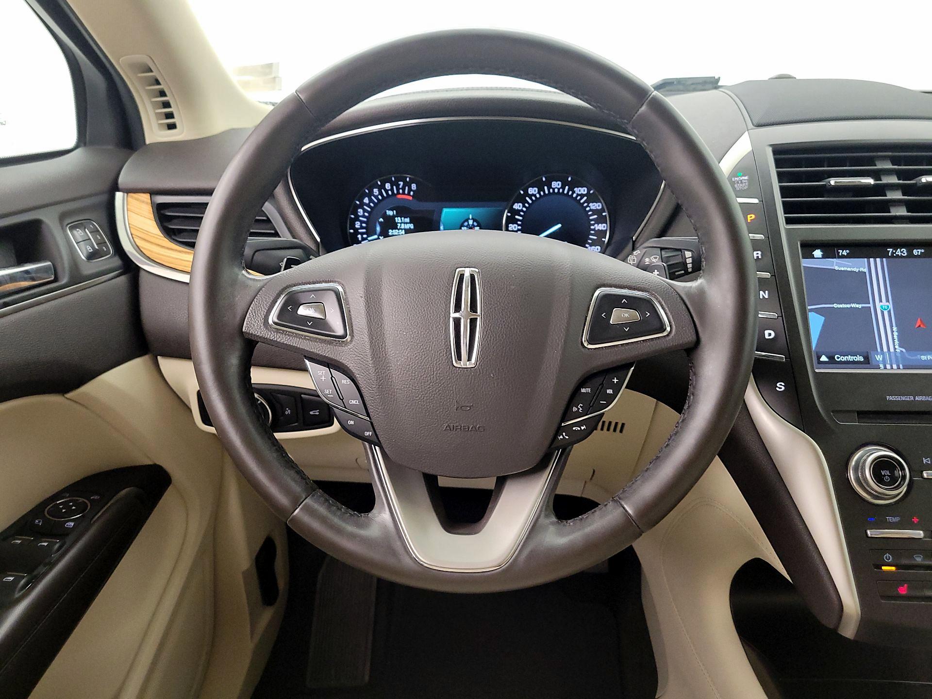Thumbnail: 2016 Lincoln MKC - 10
