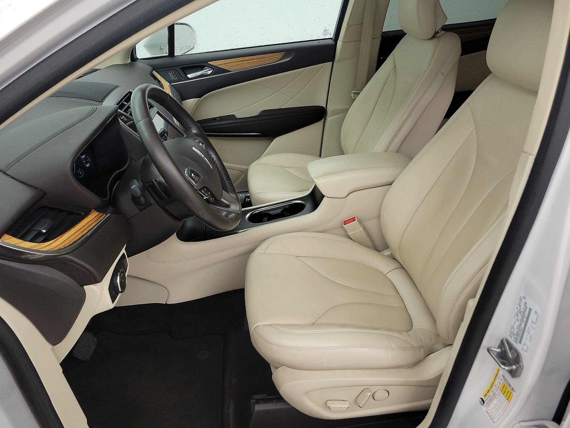Thumbnail: 2016 Lincoln MKC - 11