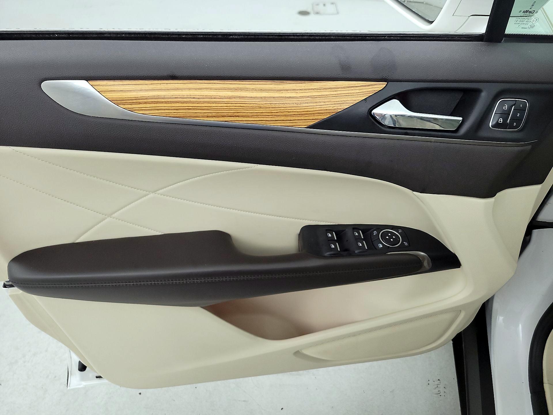 Thumbnail: 2016 Lincoln MKC - 12