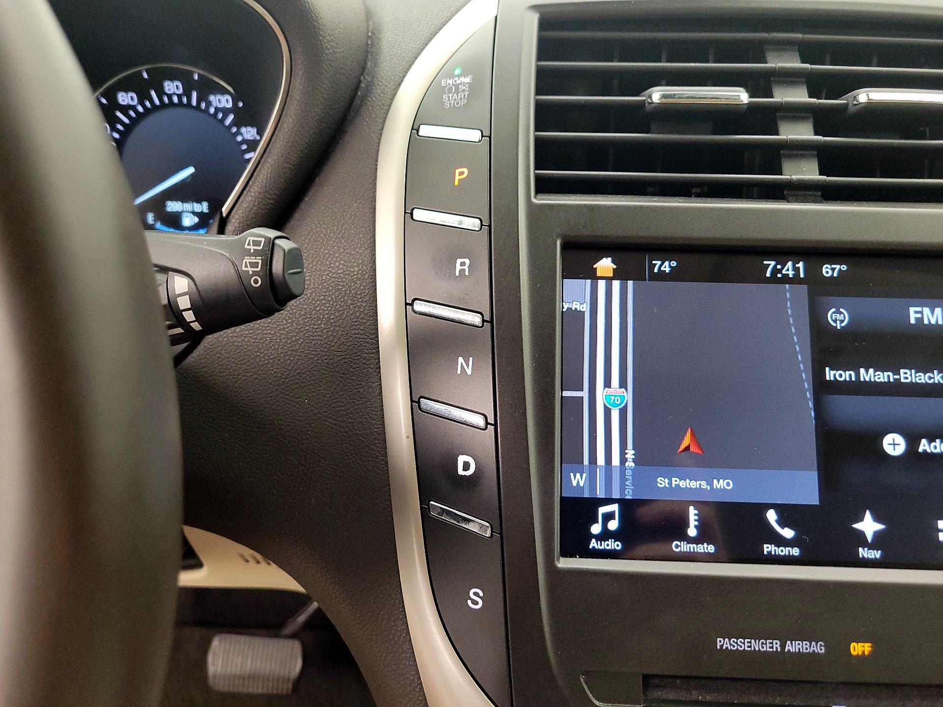 Thumbnail: 2016 Lincoln MKC - 18